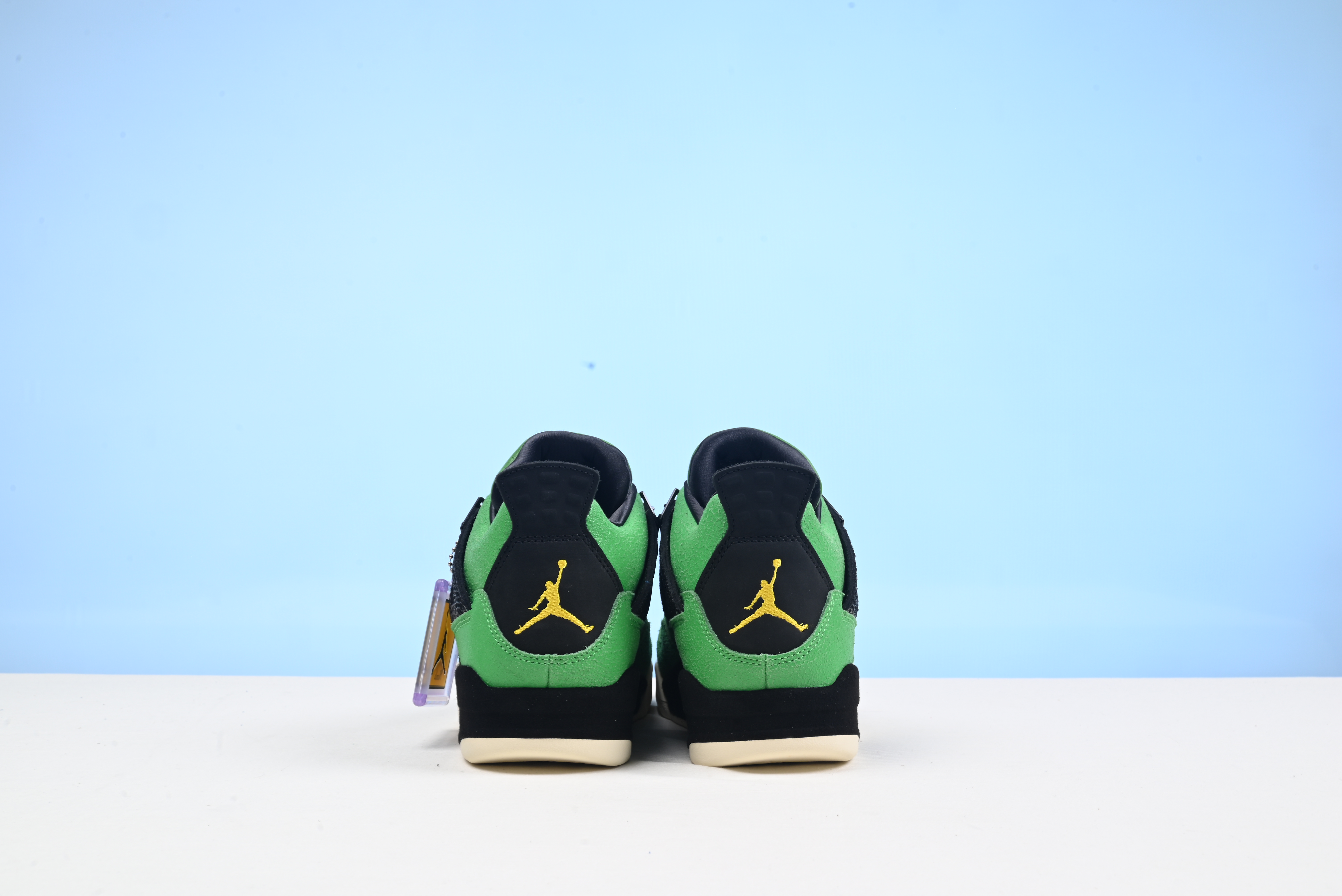 Jordan 4 Retro Manila  HO19 MNJDLS 416 LN3 (with special box)