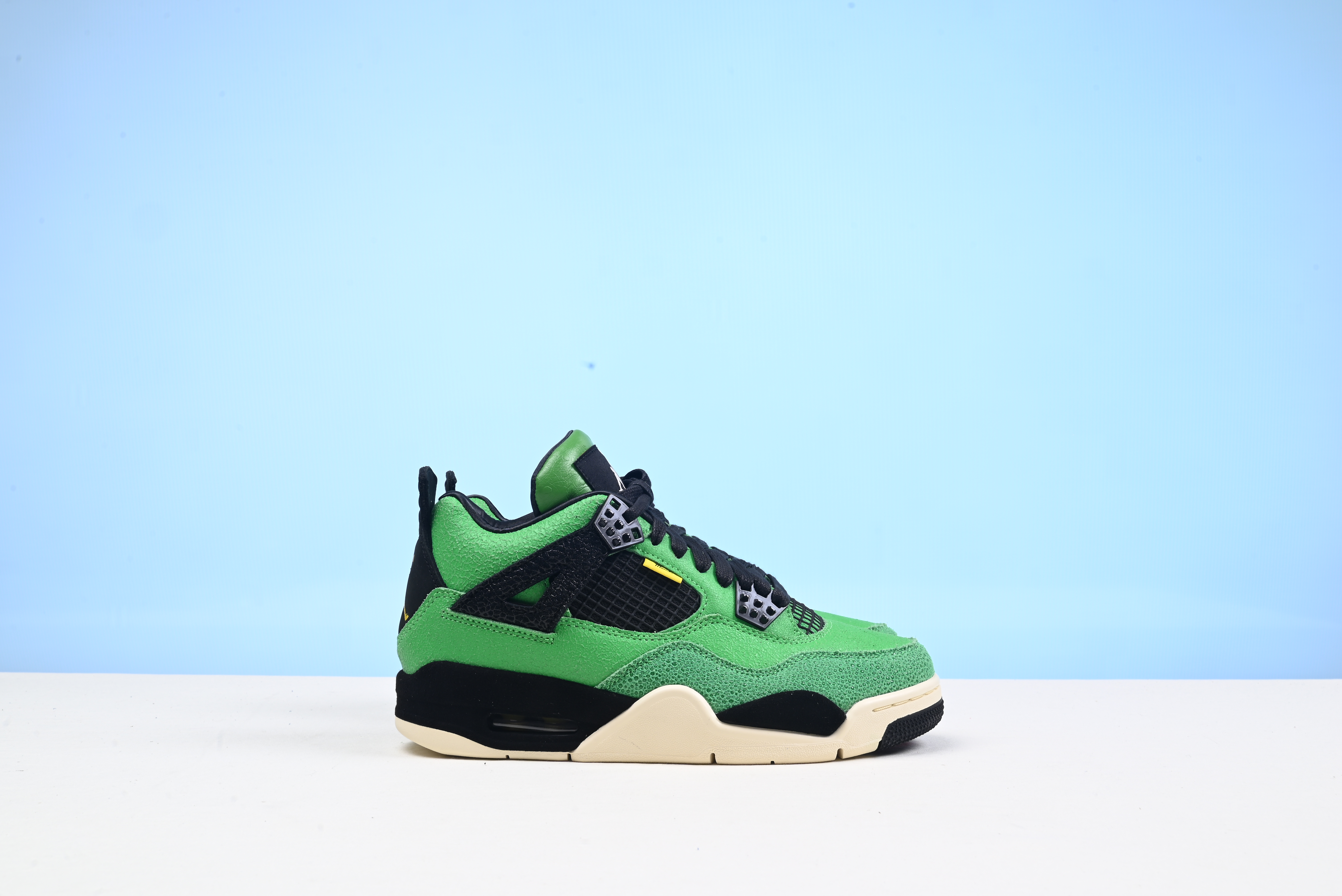 Jordan 4 Retro Manila  HO19 MNJDLS 416 LN3 (with special box)
