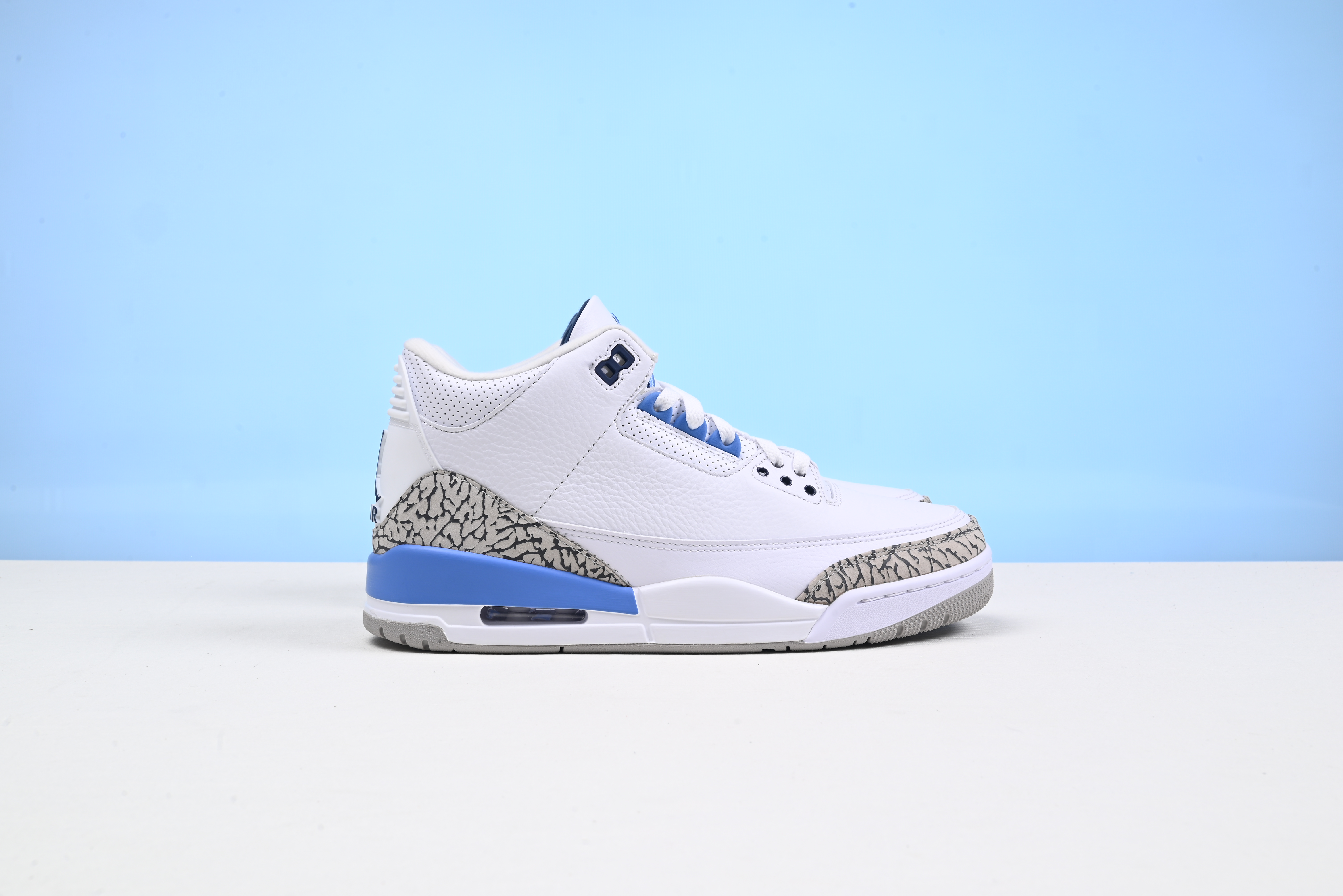 Jordan 3 Retro UNC  CT8532-104