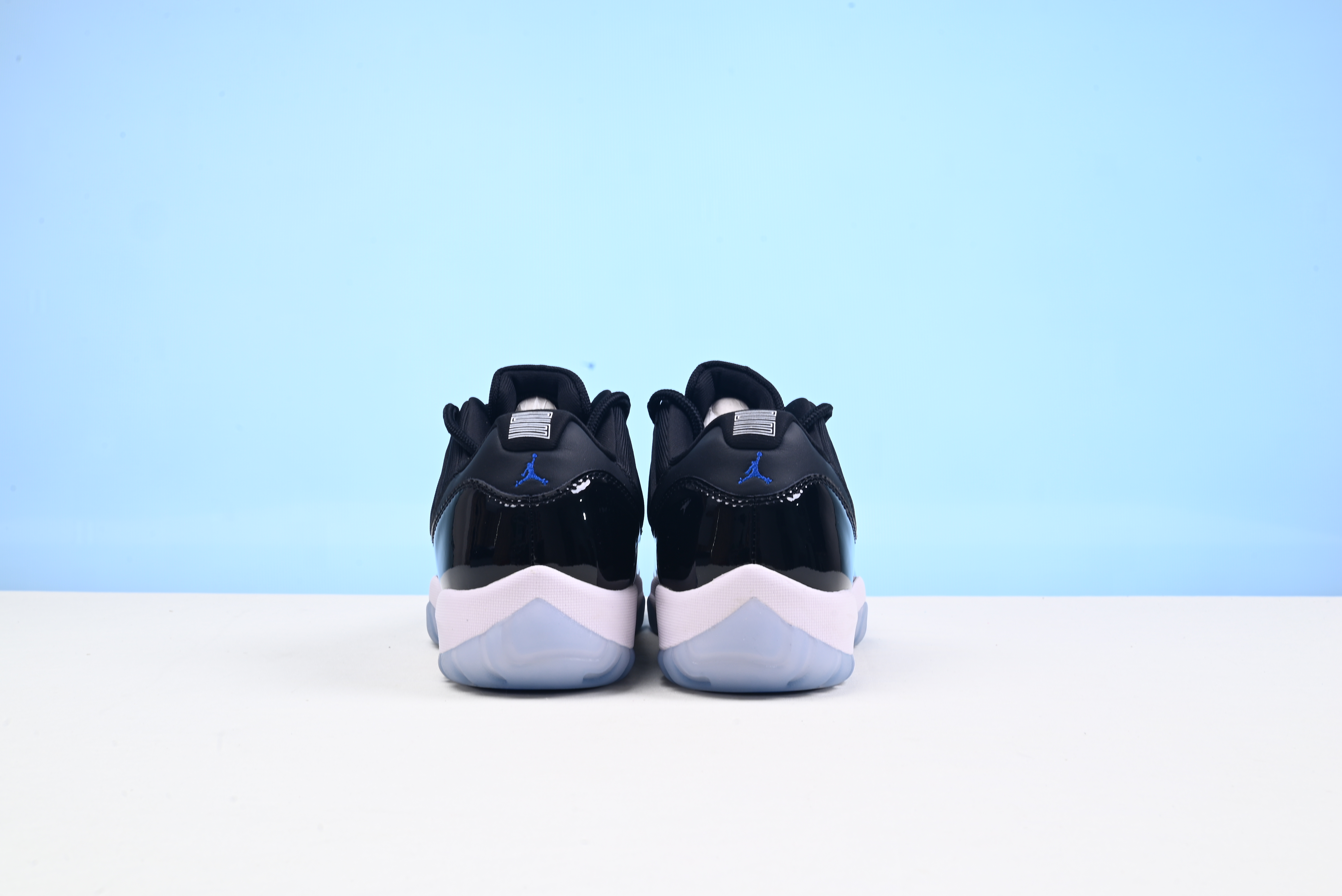 Air Jordan 11 low Space Jam  FV5104-004