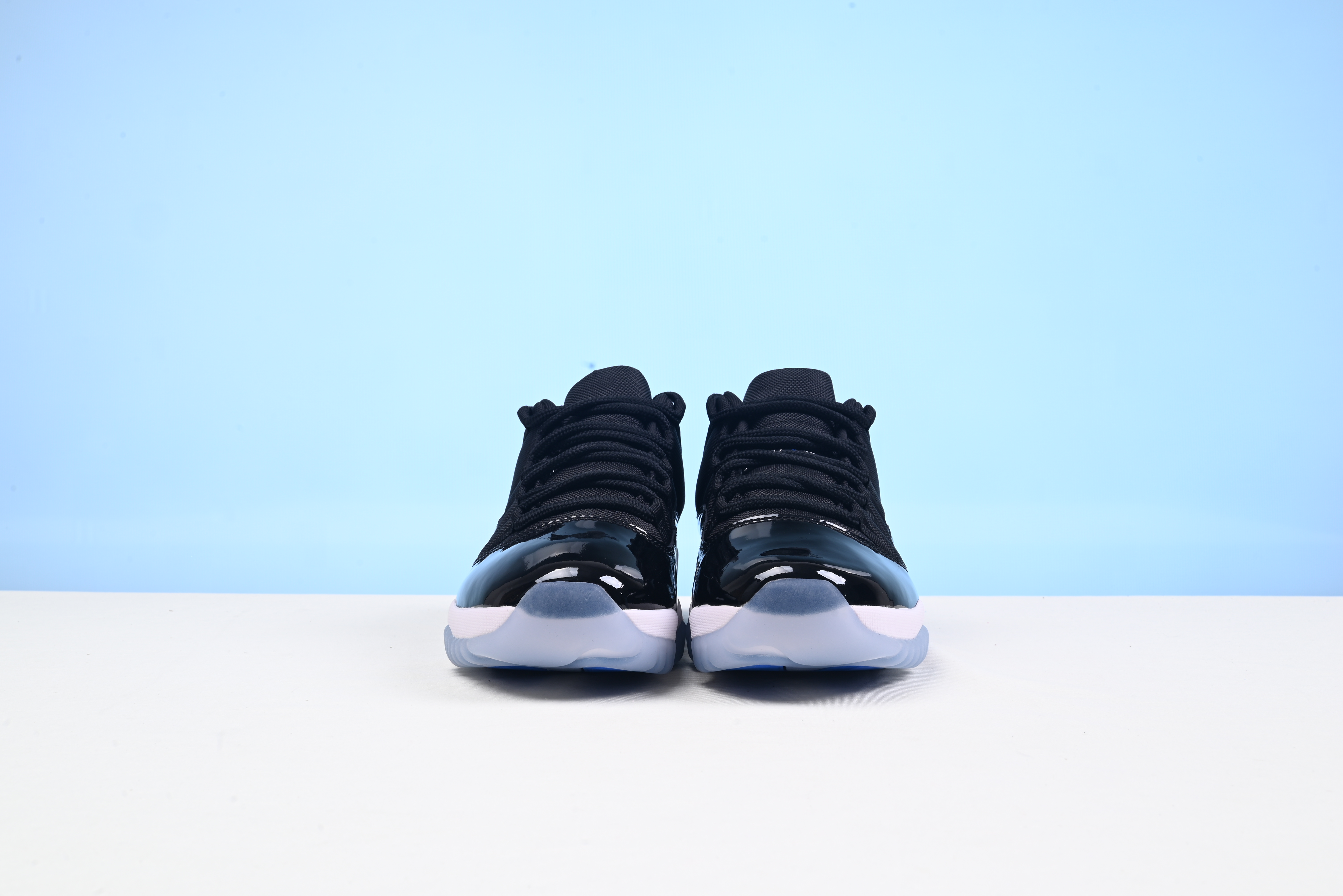 Air Jordan 11 low Space Jam  FV5104-004
