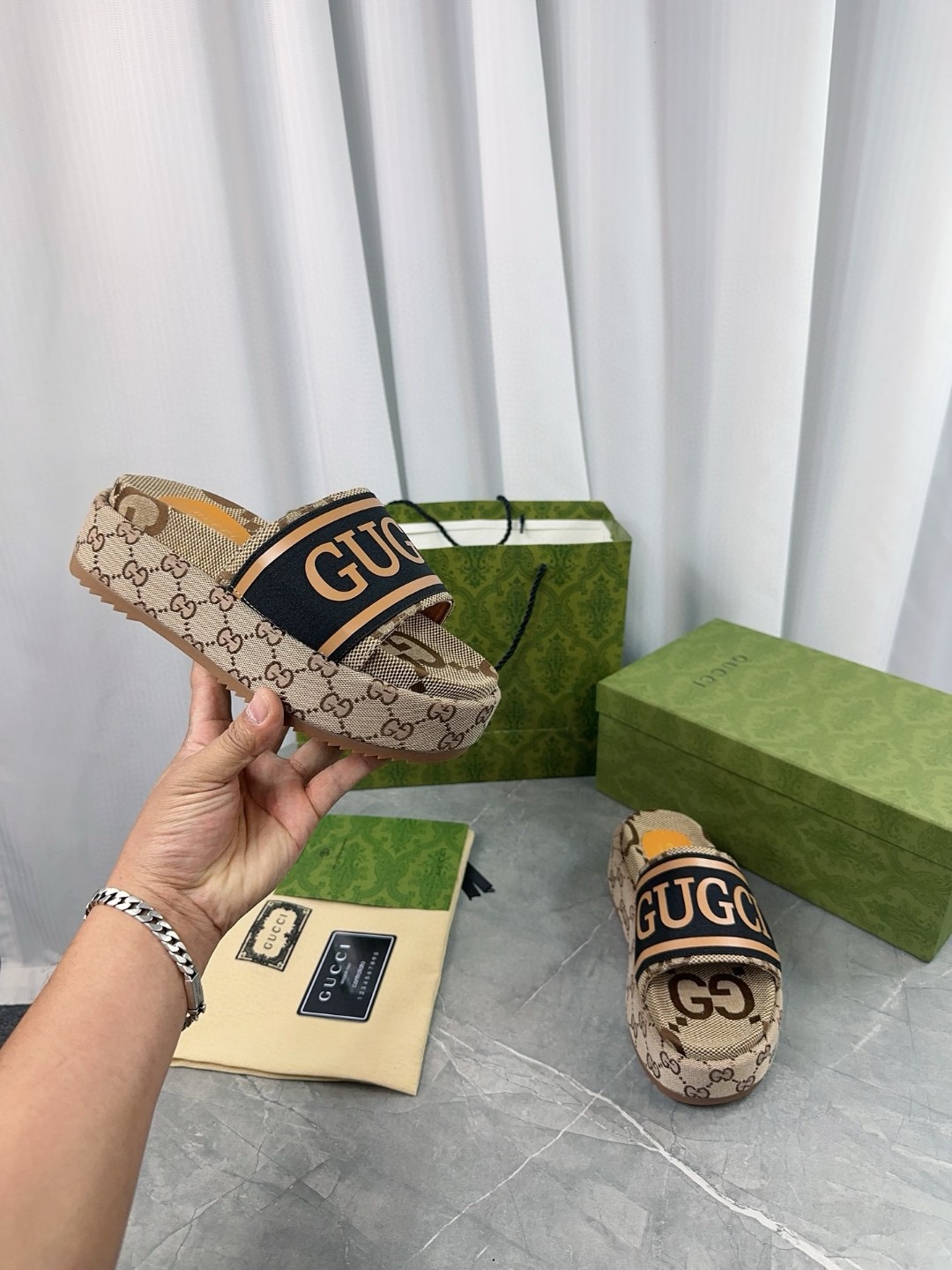 G*u*i slipper 2024073001