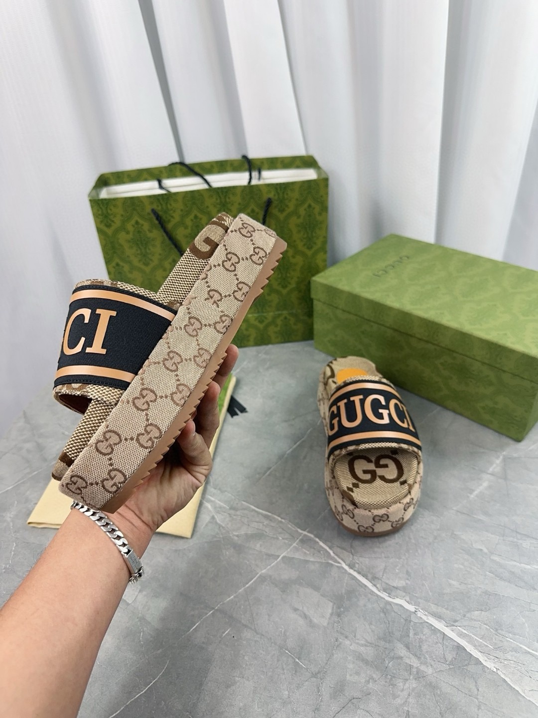 G*u*i slipper 2024073001