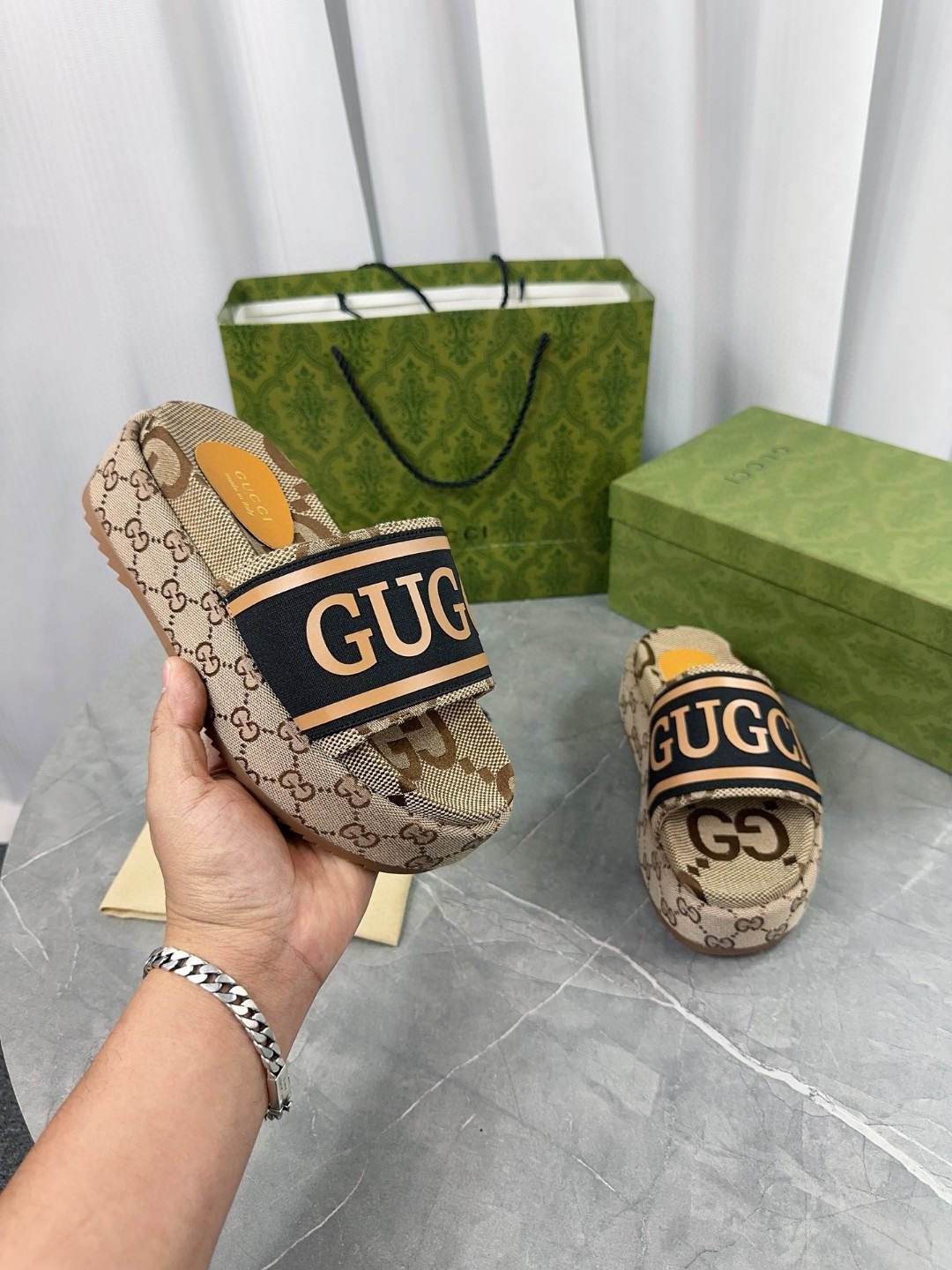 G*u*i slipper 2024073001