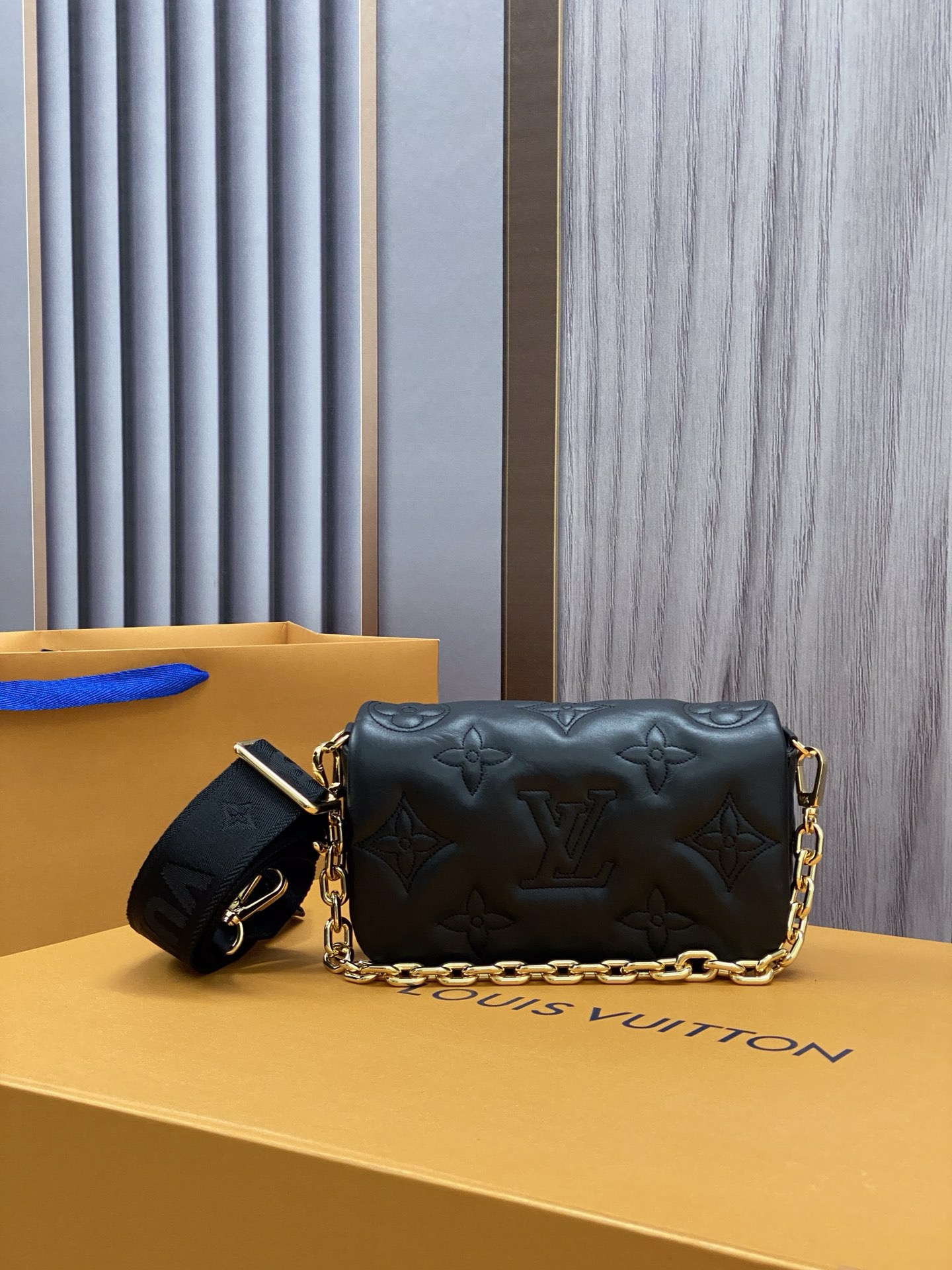 LV wallet on strap 20CM
