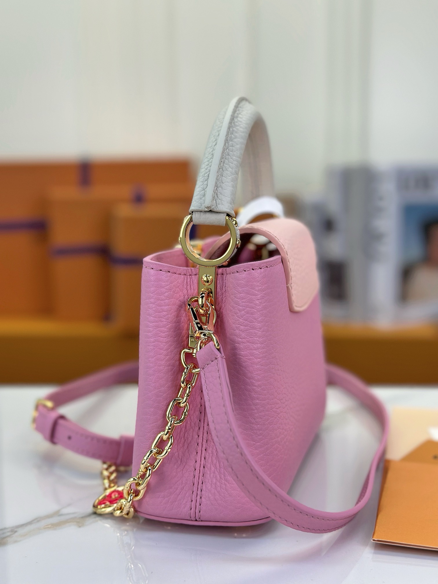 LV Capucines Mini bag M22375 21*14*8CM