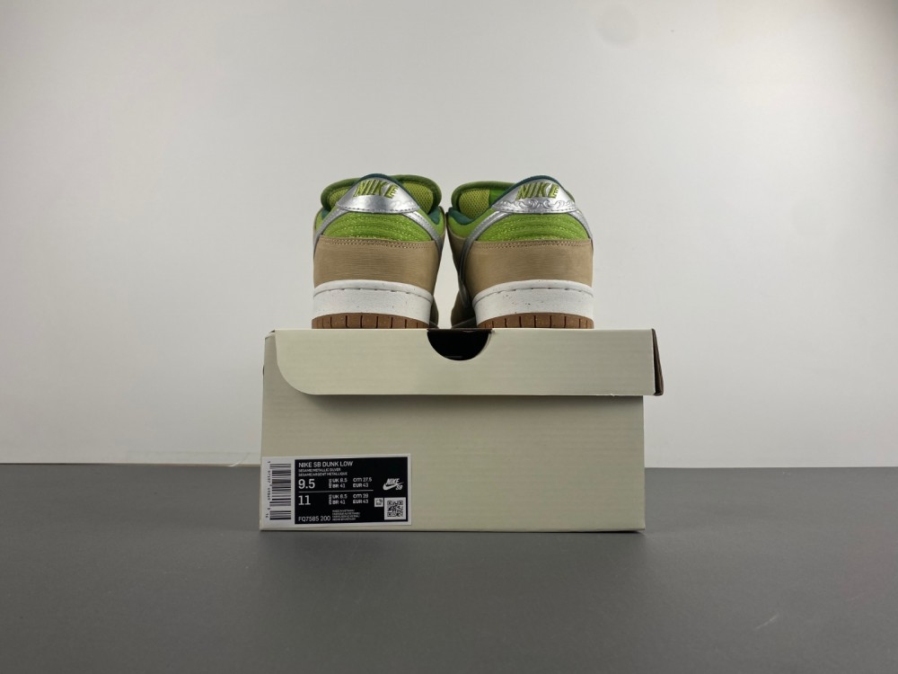 Nike SB Dunk Low Escargot  FQ7585-200