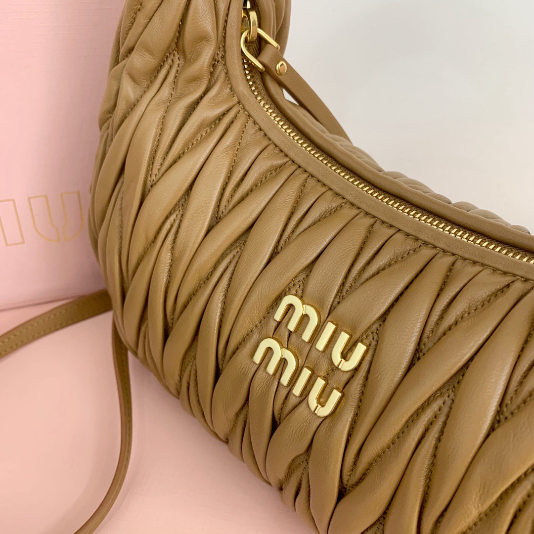 Miu Miu wander matelasse hobo 25*18*7CM