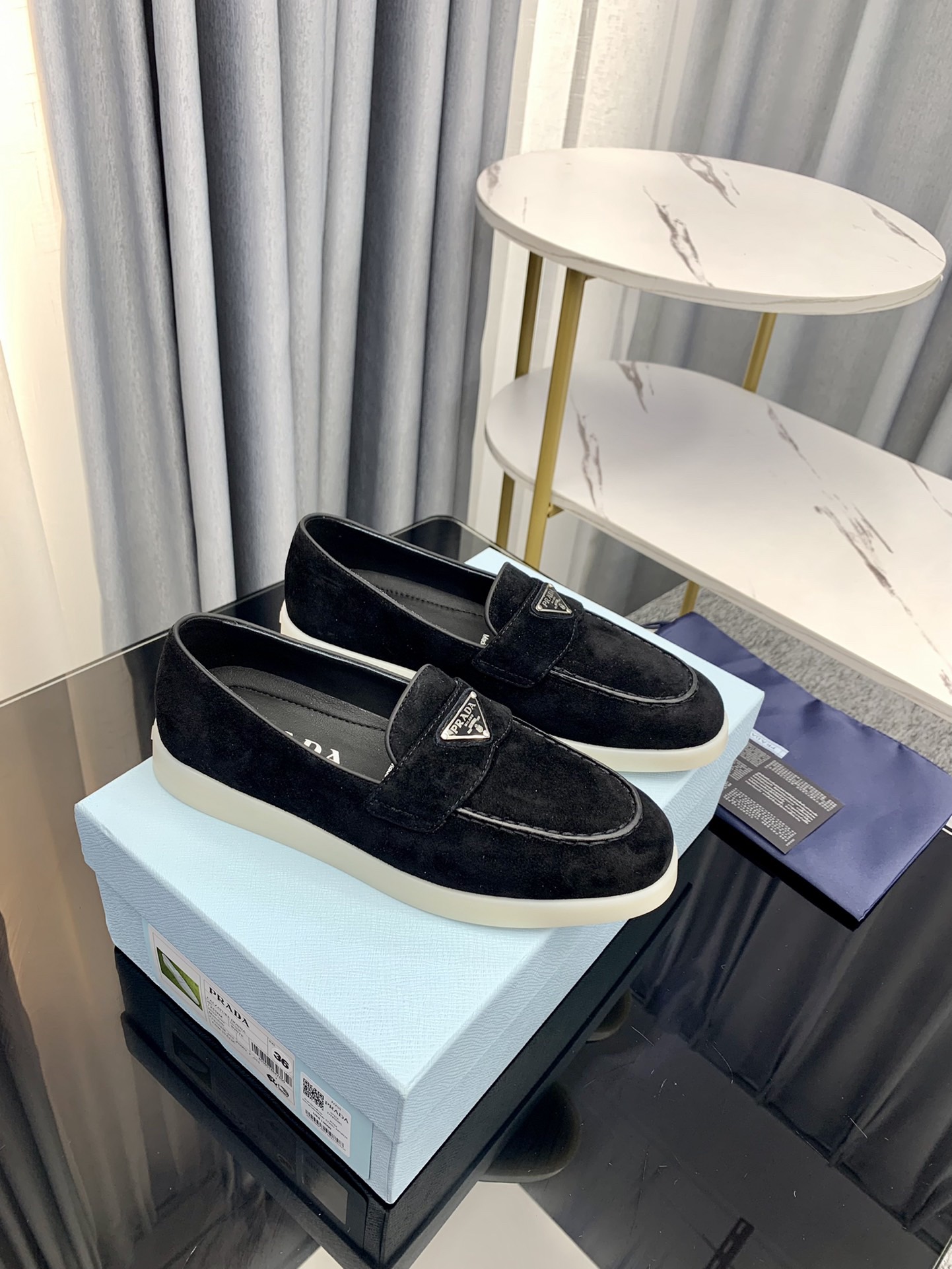 Pra*a shoes 2024081501