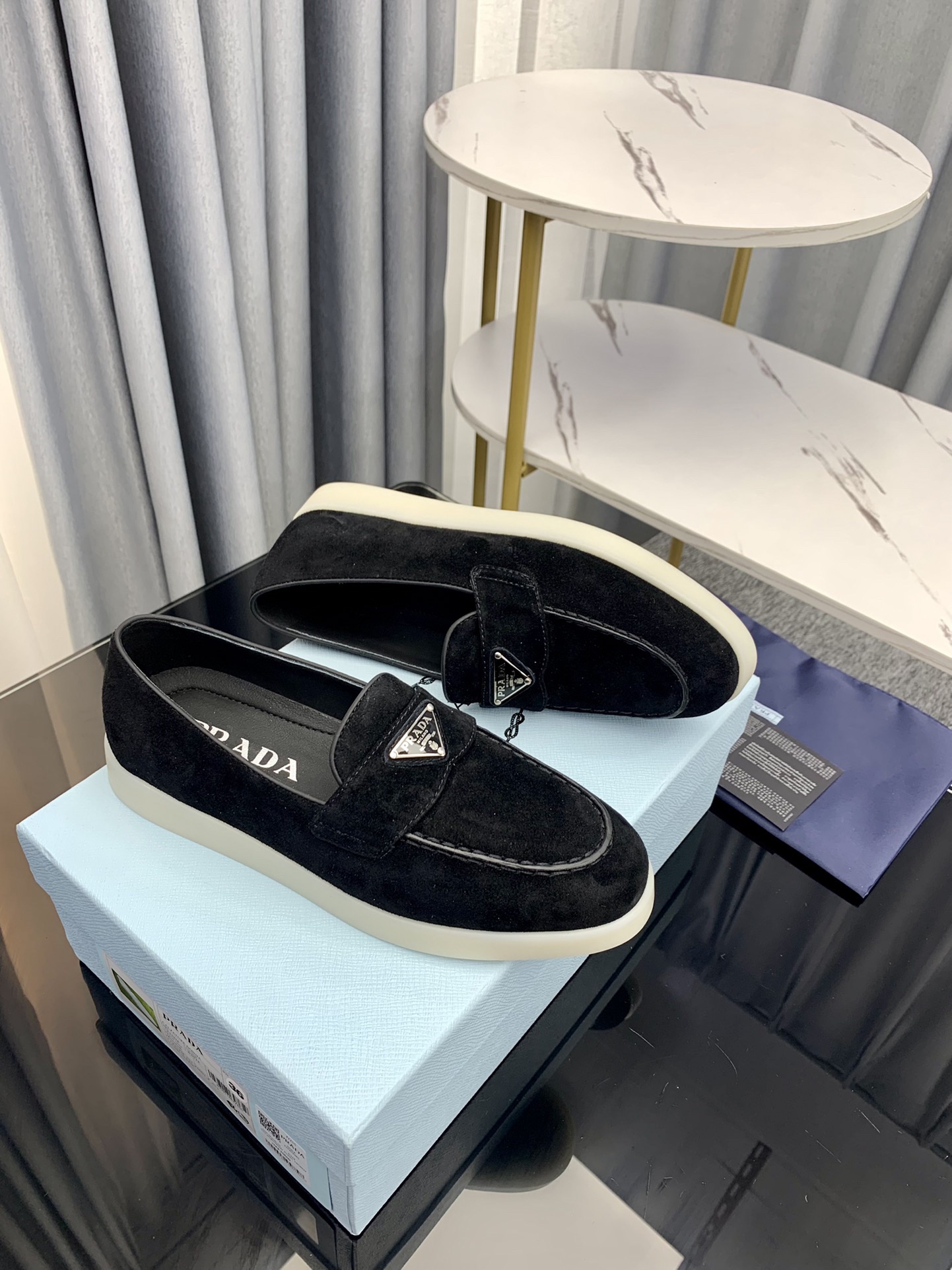 Pra*a shoes 2024081501