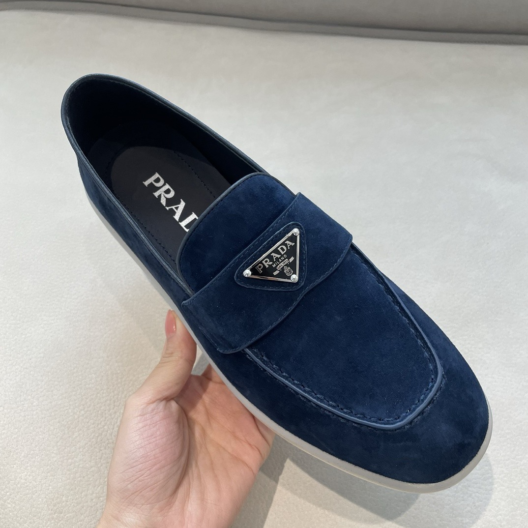 Pra*a shoes 2024081502