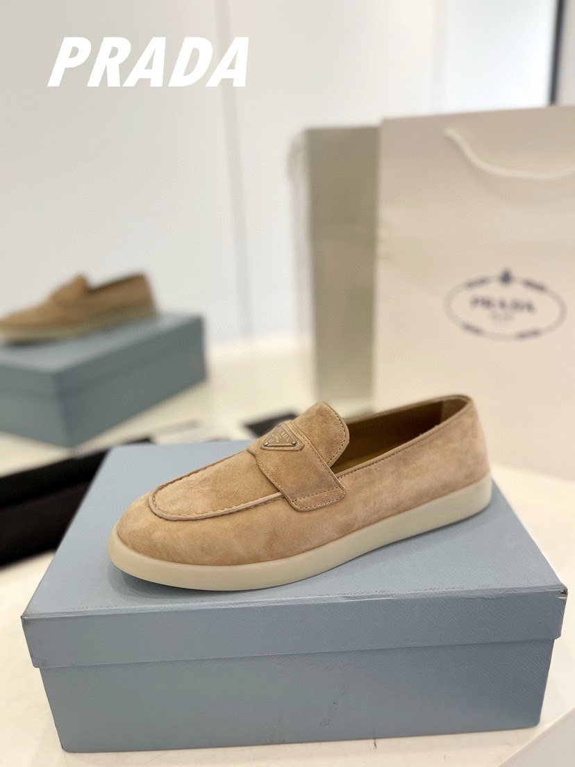 Pra*a shoes 2024081503