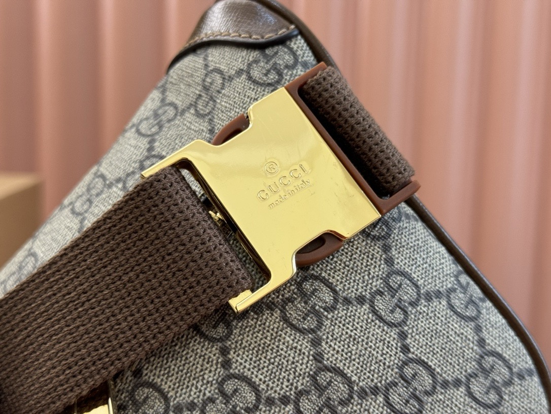 g*u*i gg S*p*e canvas belt bag 23cm