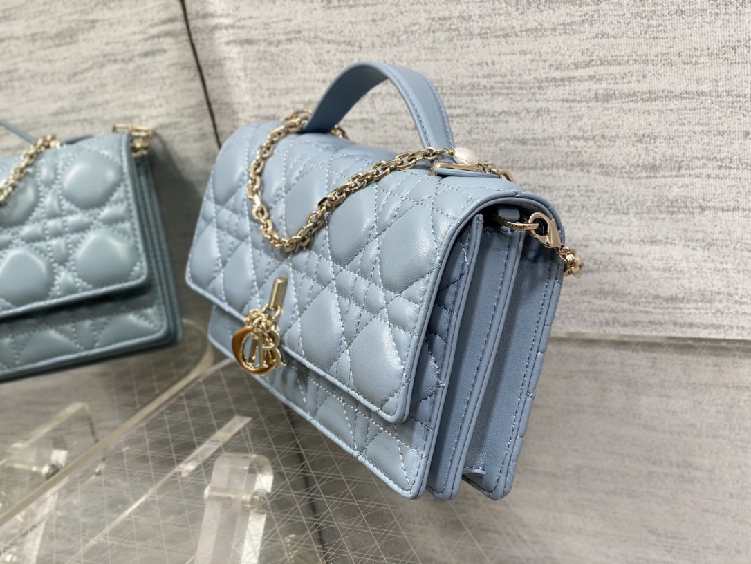D*or my D*or mini bag cloud blue cannage lambskin 21*11*5cm