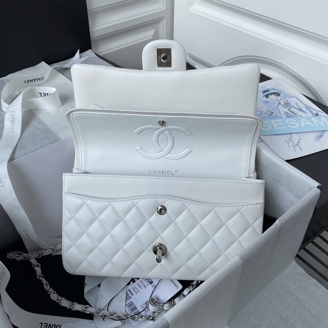 Ch*el classic flap white sliver lambskin 25cm
