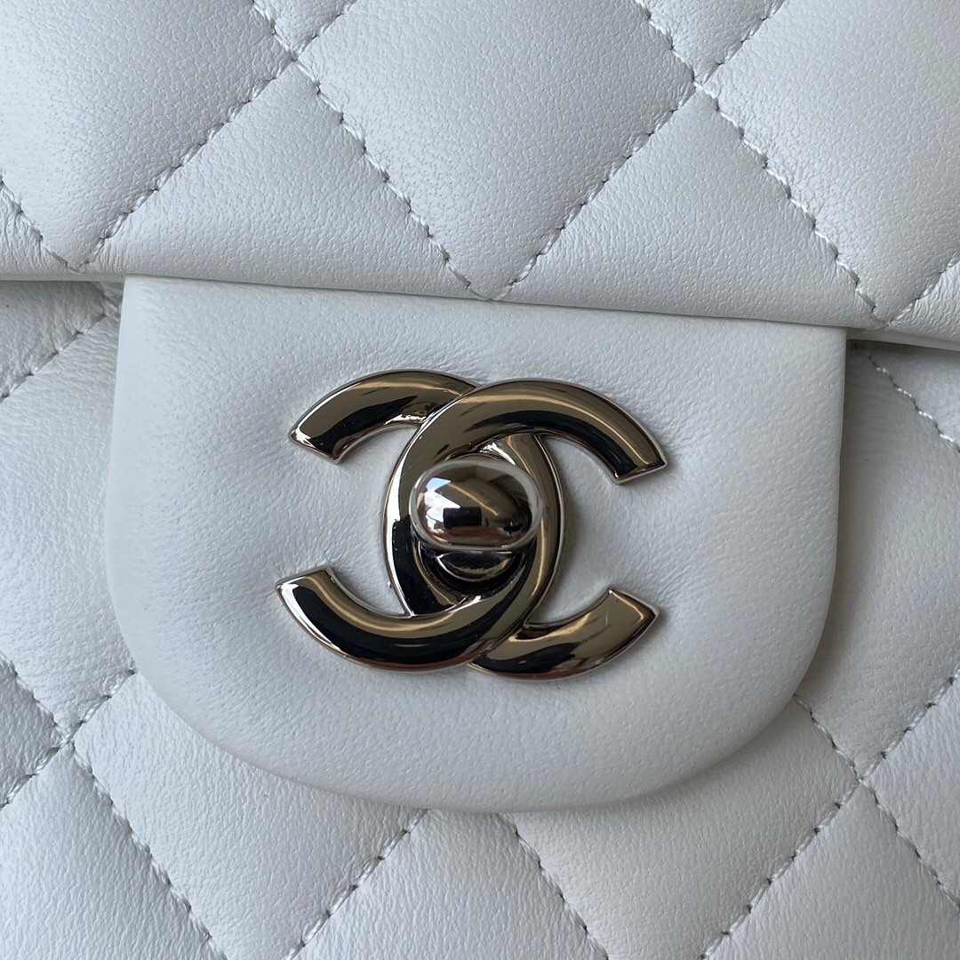 Ch*el classic flap white sliver lambskin 25cm