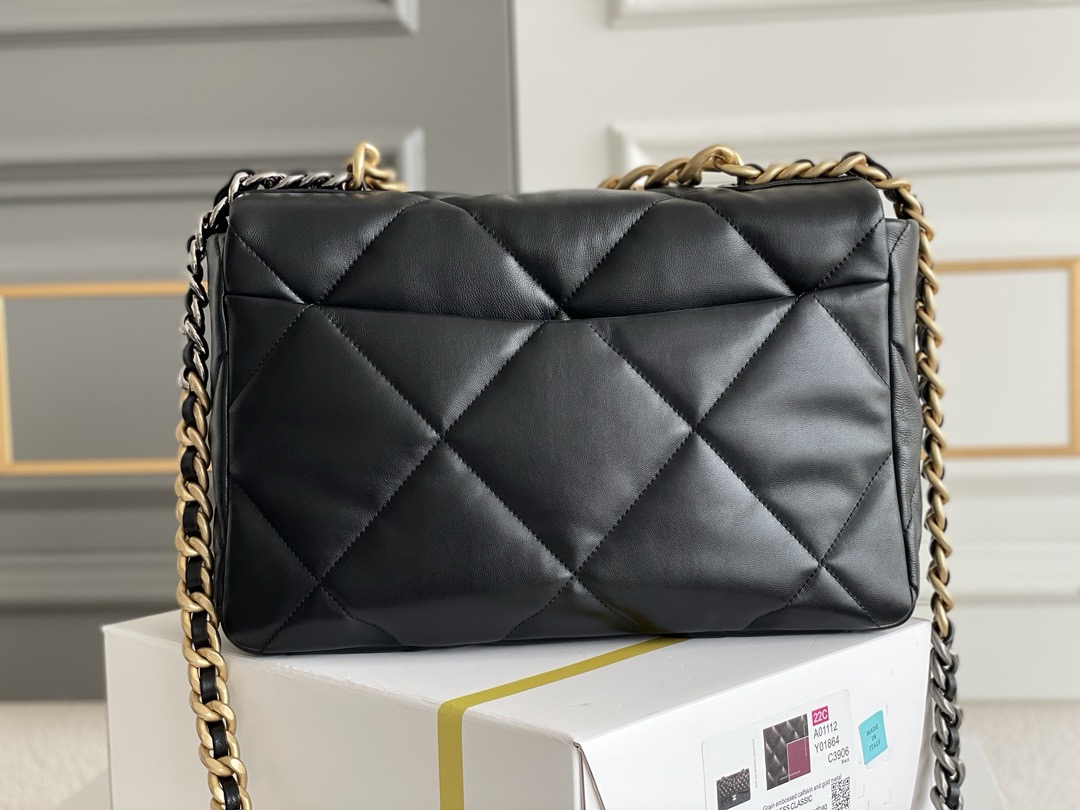Ch*el 19 bag medium  20*30*10cm