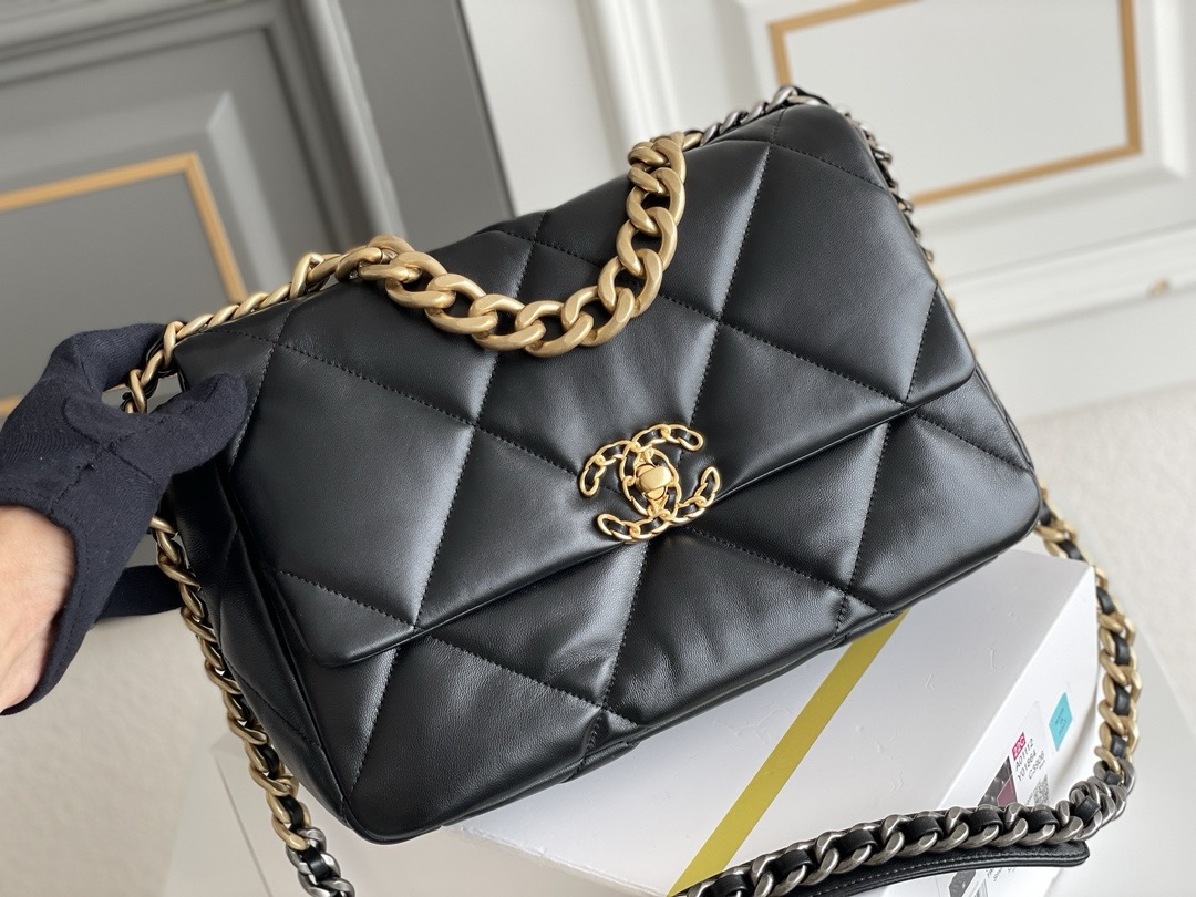Ch*el 19 bag medium  20*30*10cm