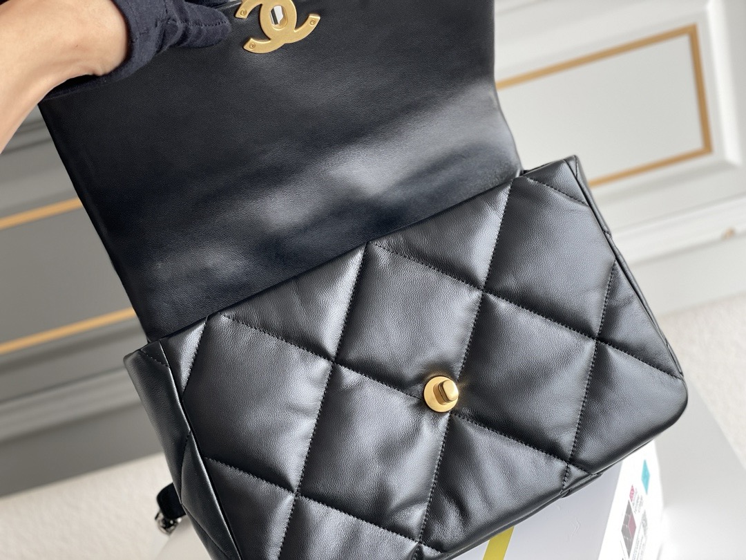 Ch*el 19 bag medium  20*30*10cm