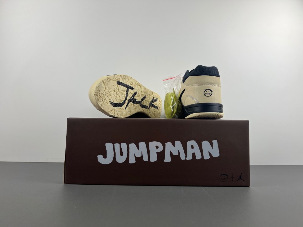 Travis Scott x Jordan 1 FZ8117-102
