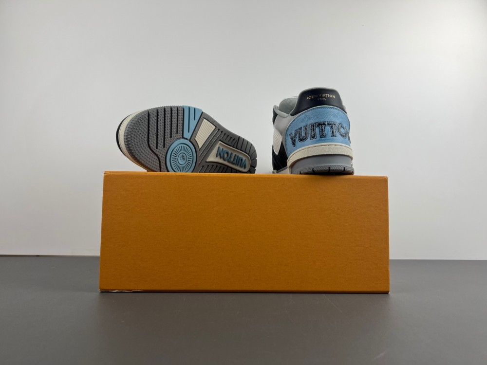 LV sneaker 2024082201
