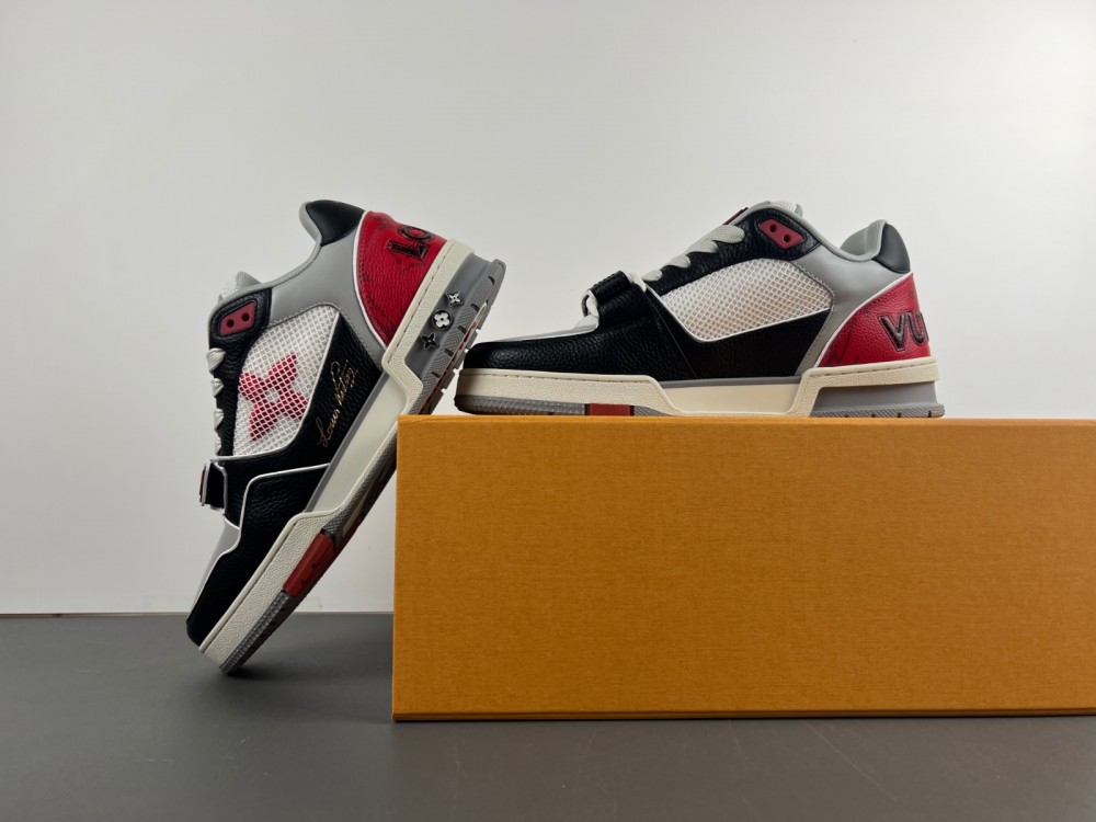 LV sneaker 2024082202