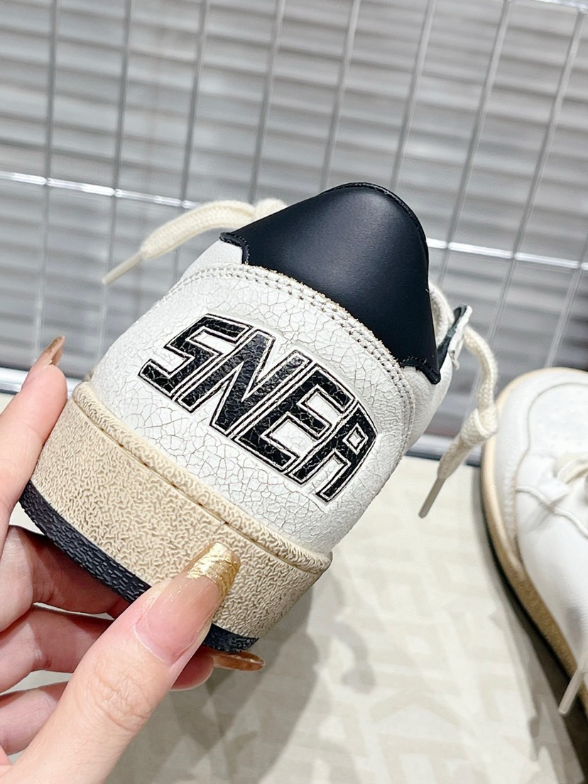 Golden Goose Sneaker 2024082301
