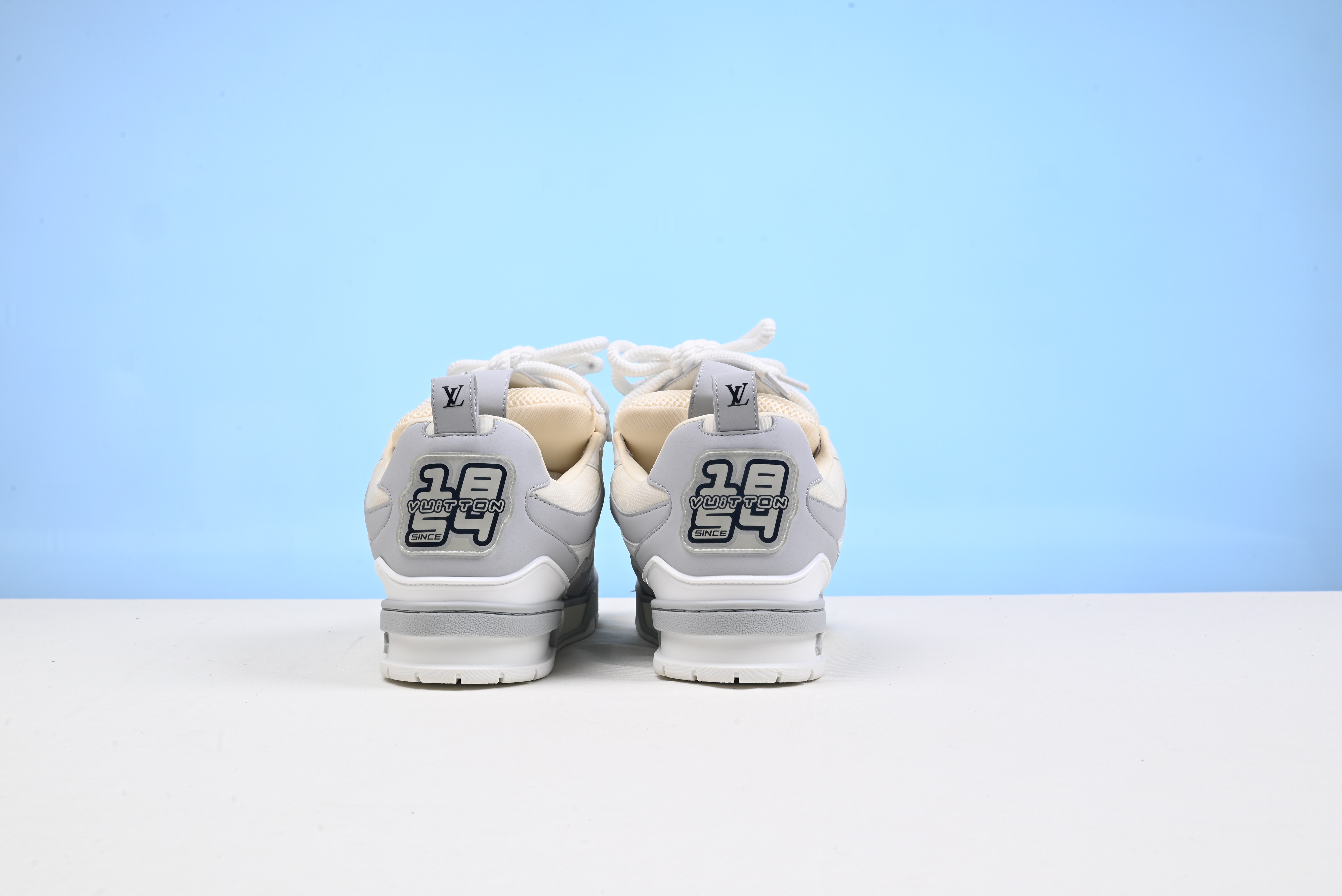 LV sneaker 2024082301