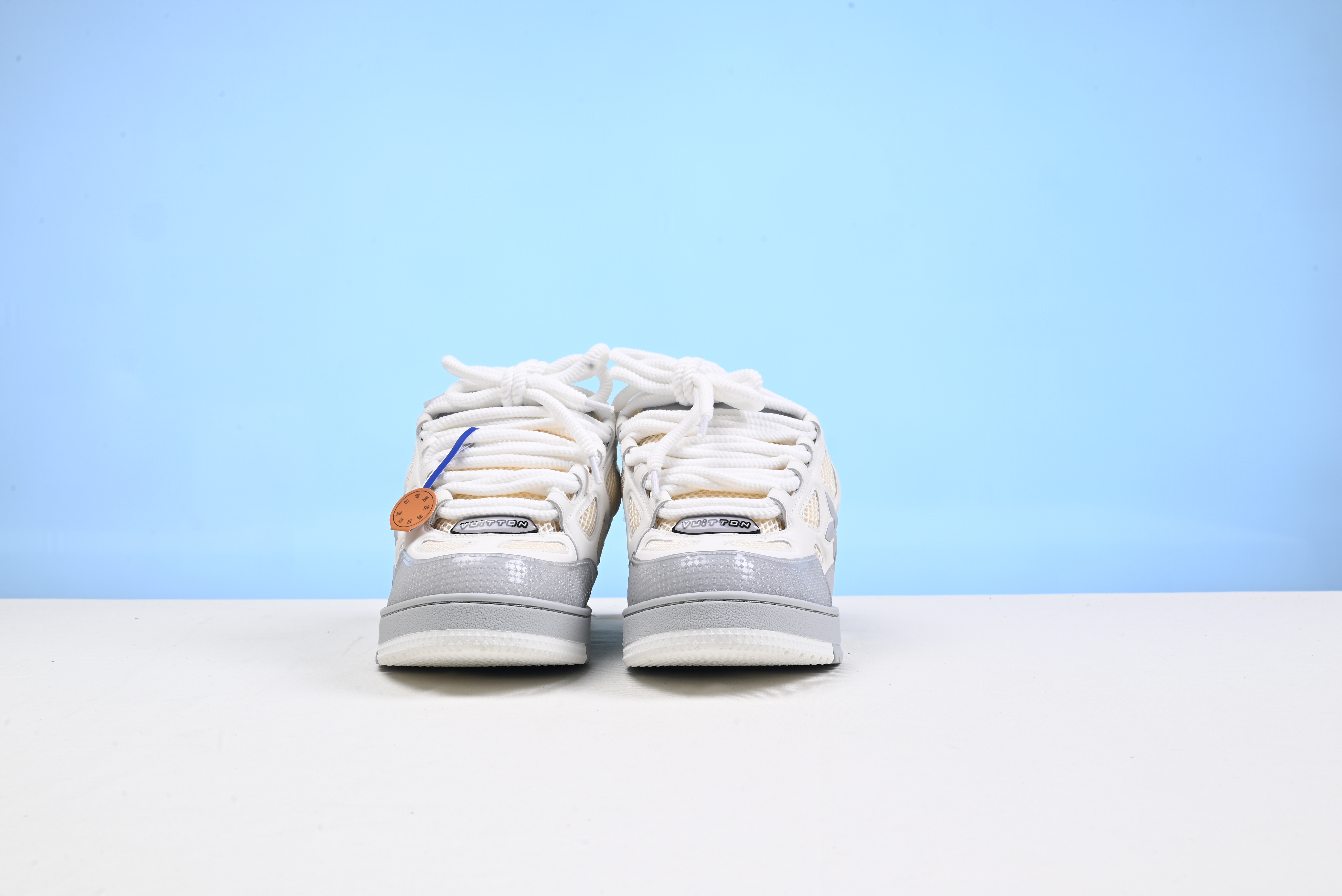 LV sneaker 2024082301