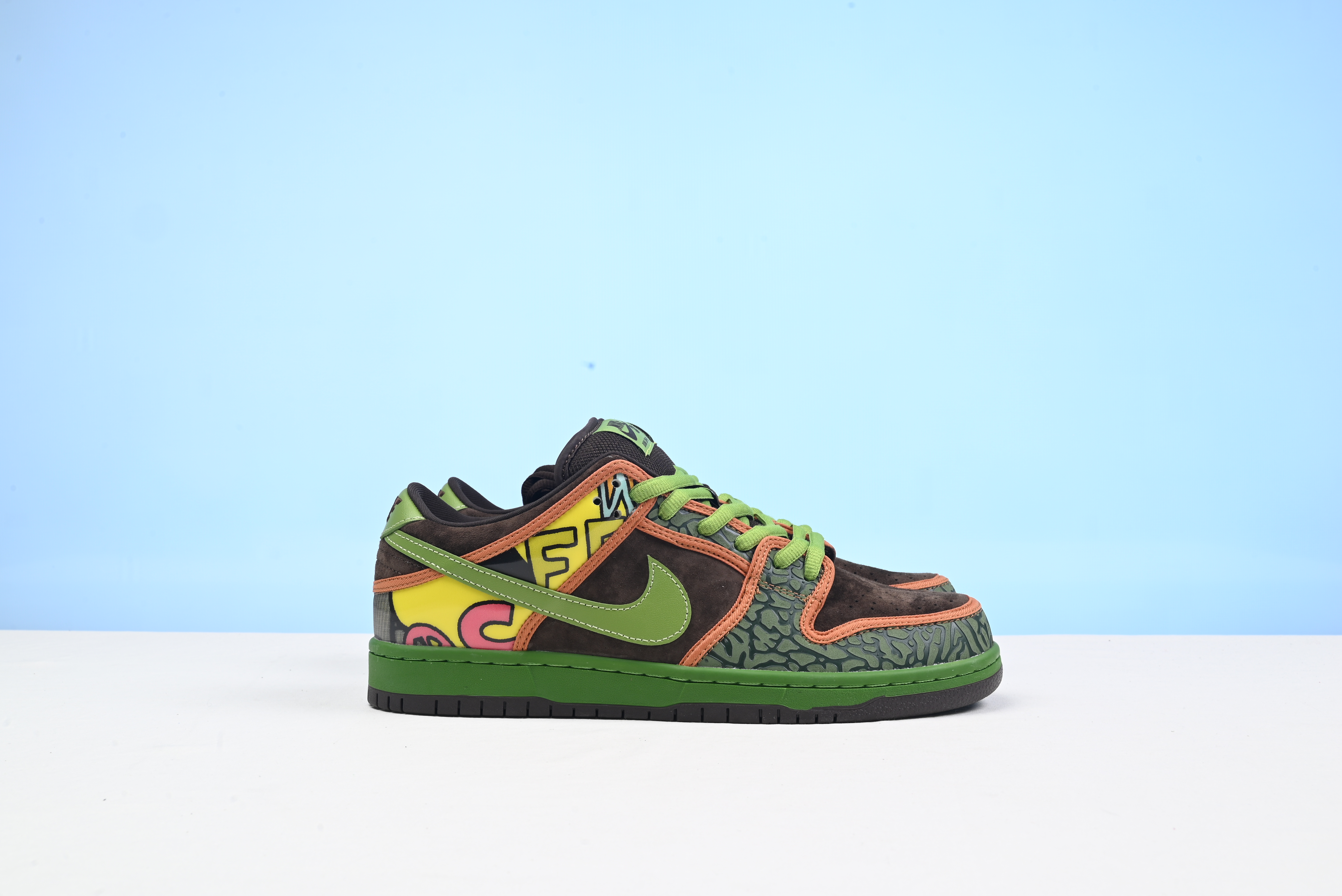 Nike SB Dunk Low De La Soul  789841-332