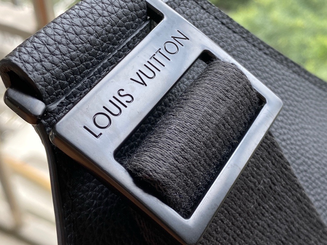 LV Takeoff Sling Aerogram M57081 30*15*3CM