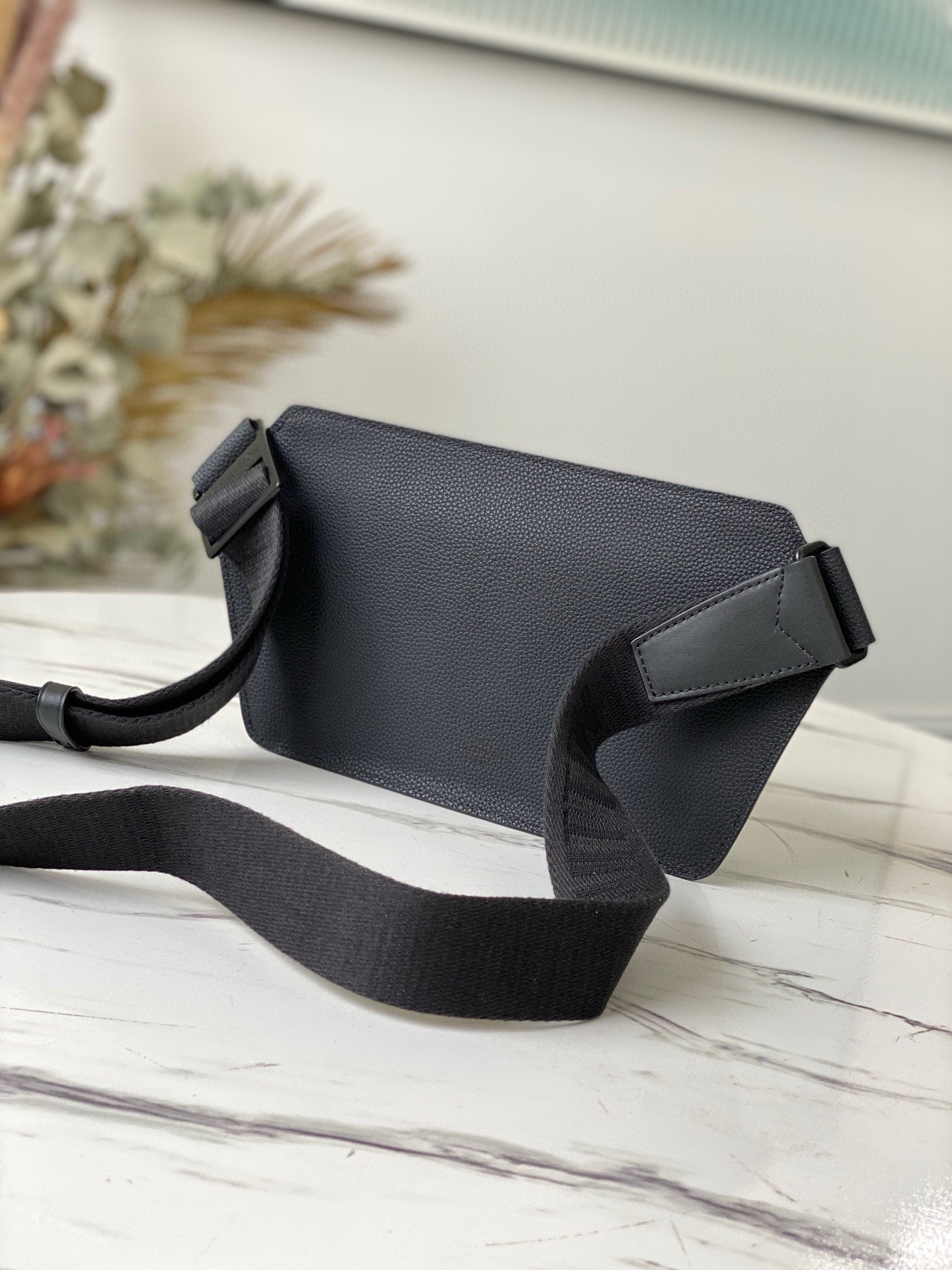 LV Takeoff Sling Aerogram M57081 30*15*3CM