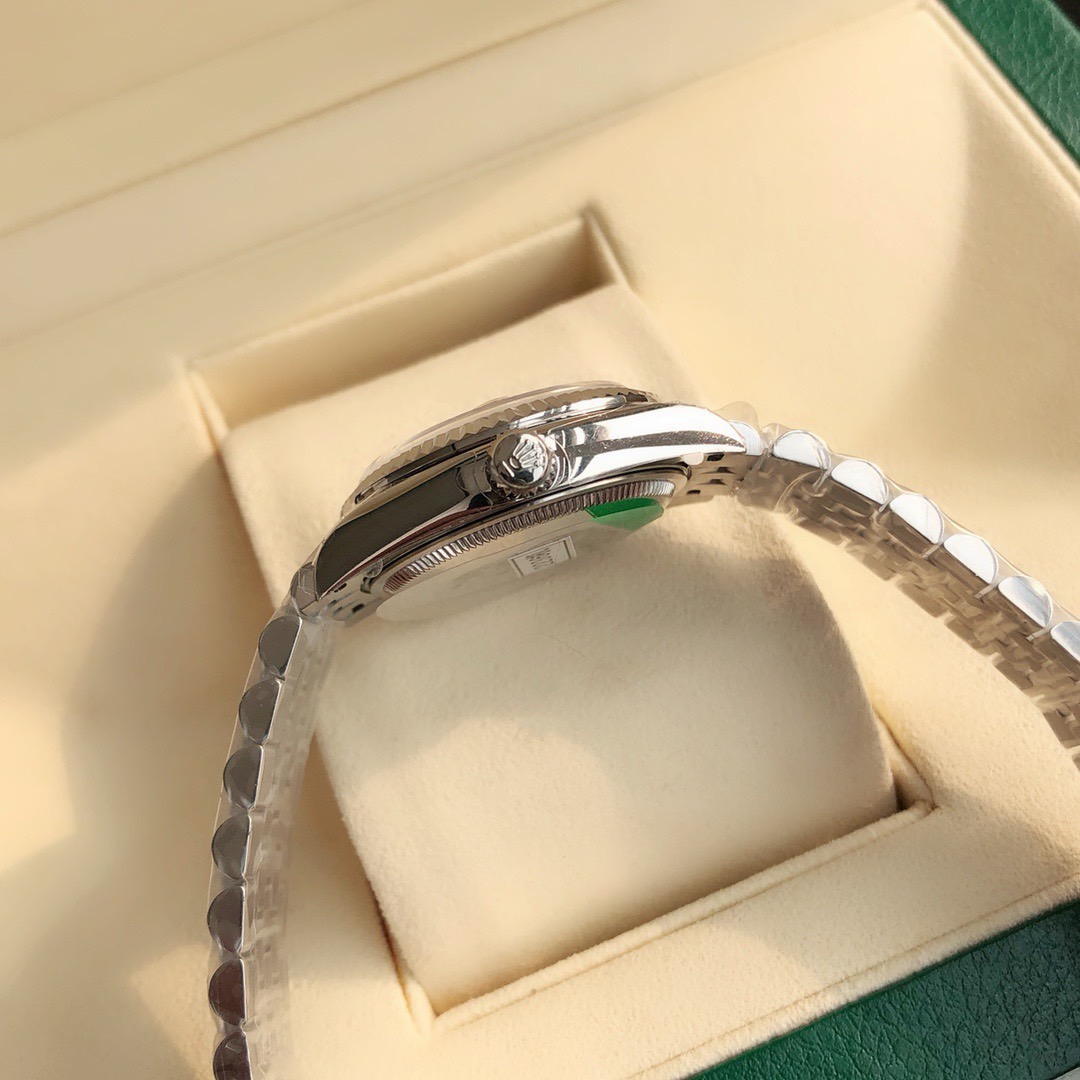 R*l*x watch 2024082601