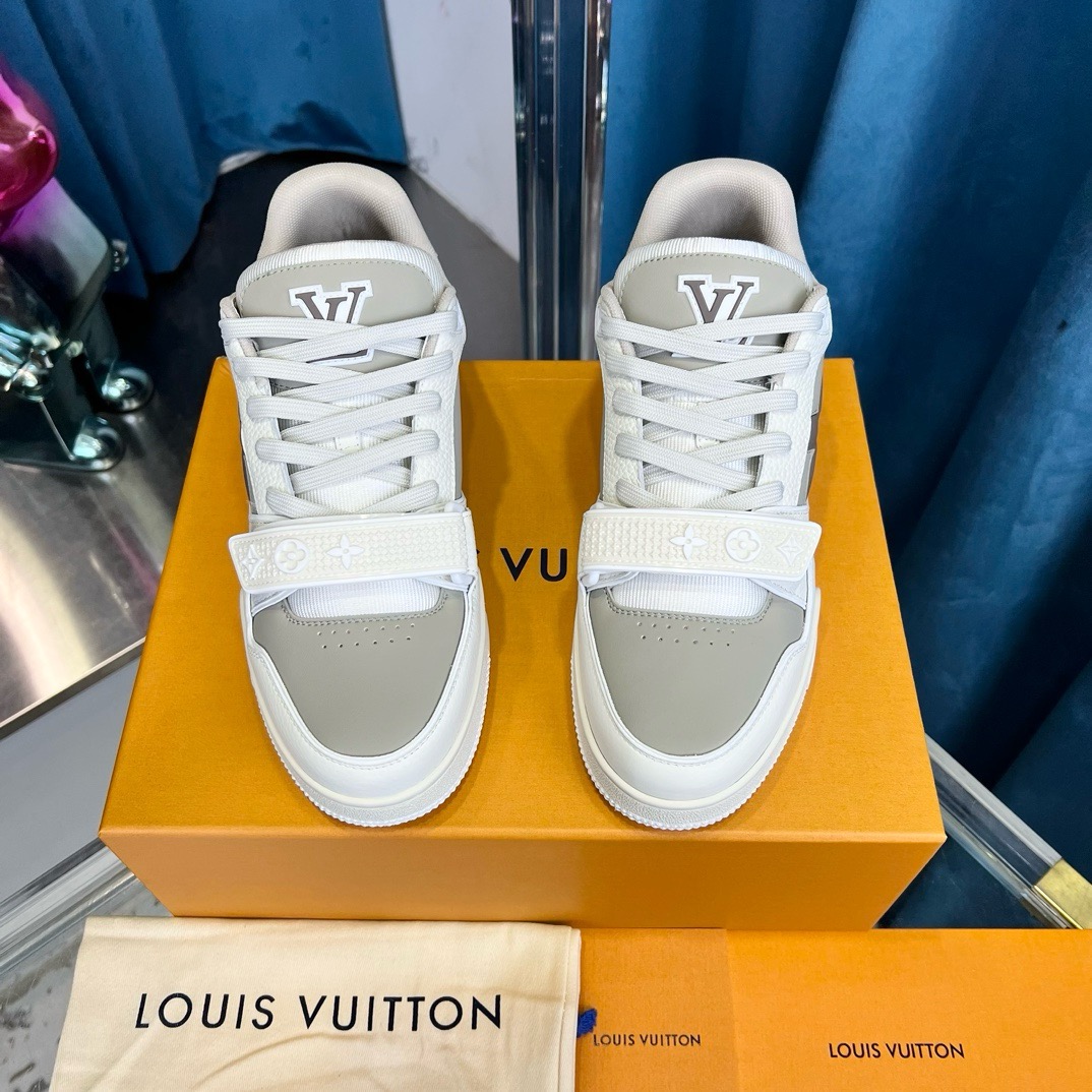 LV sneaker 2024083001