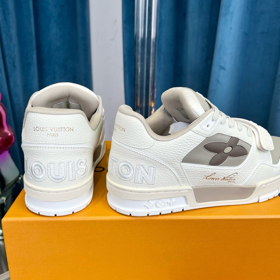 LV sneaker 2024083001