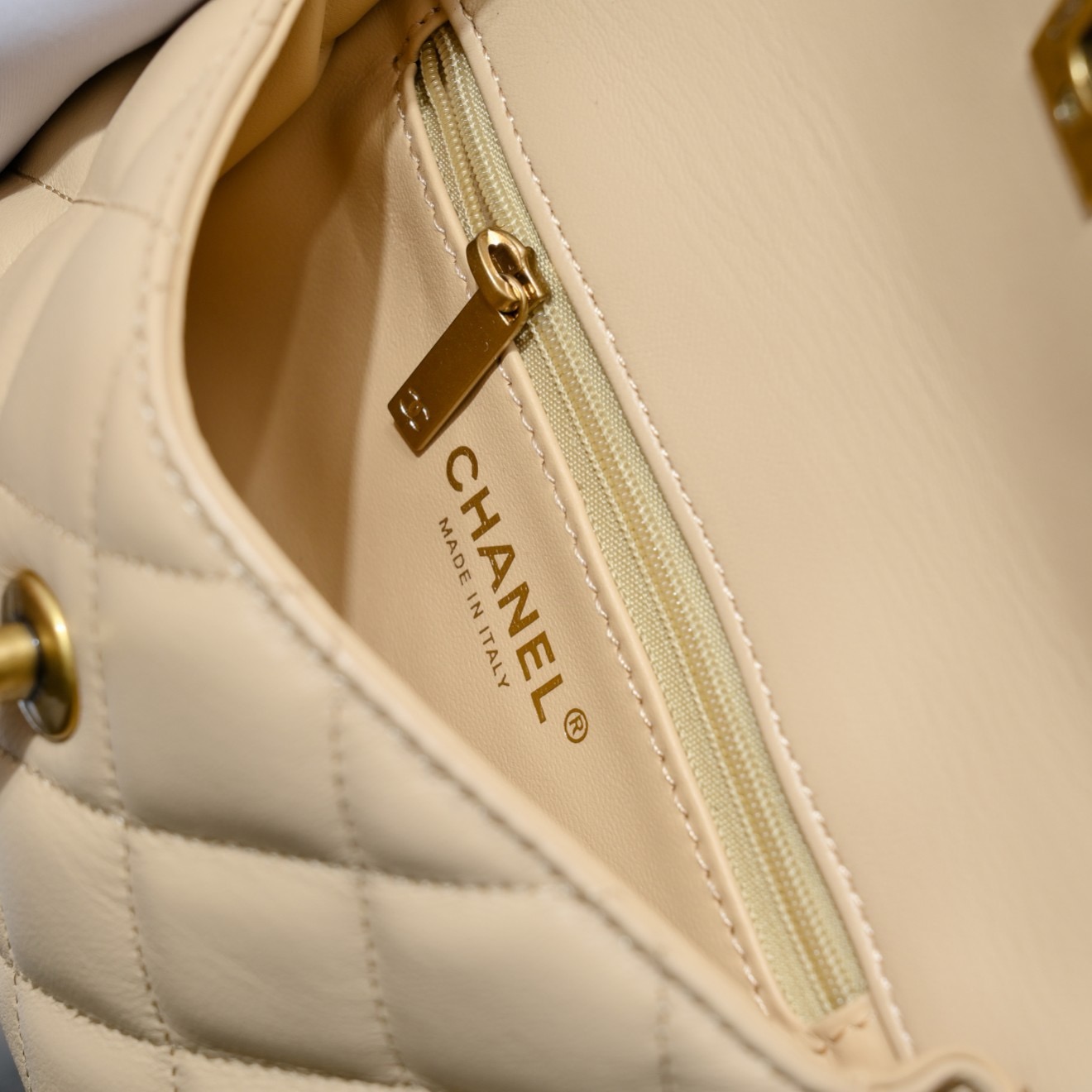 Ch*el quilted bum bag belt bag beige lambskin leather 18*3.5*12cm