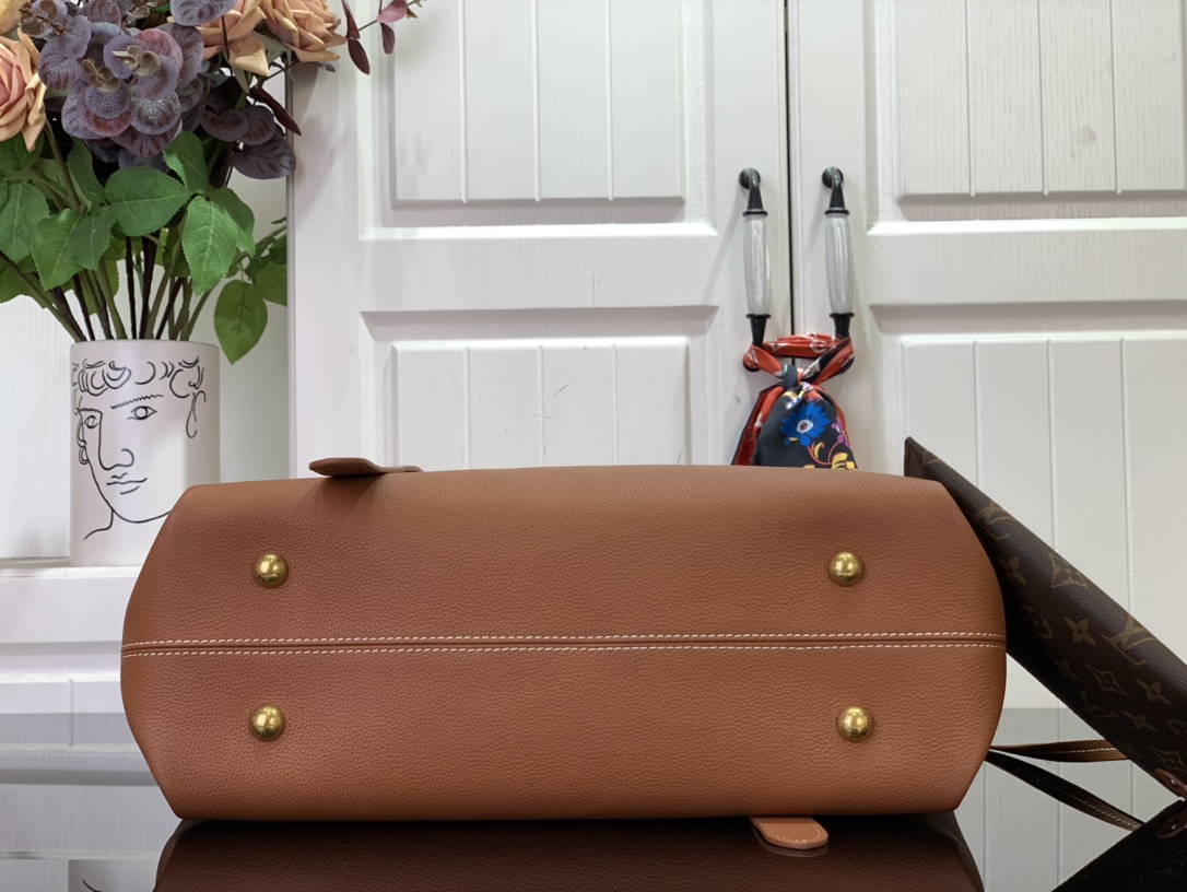 LV Low Key Cabas MM 47*30*14CM 2024090305
