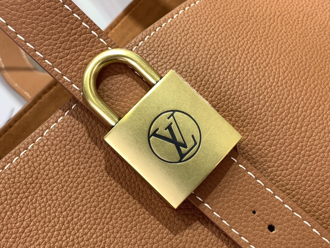 LV Low Key Cabas MM 47*30*14CM 2024090305