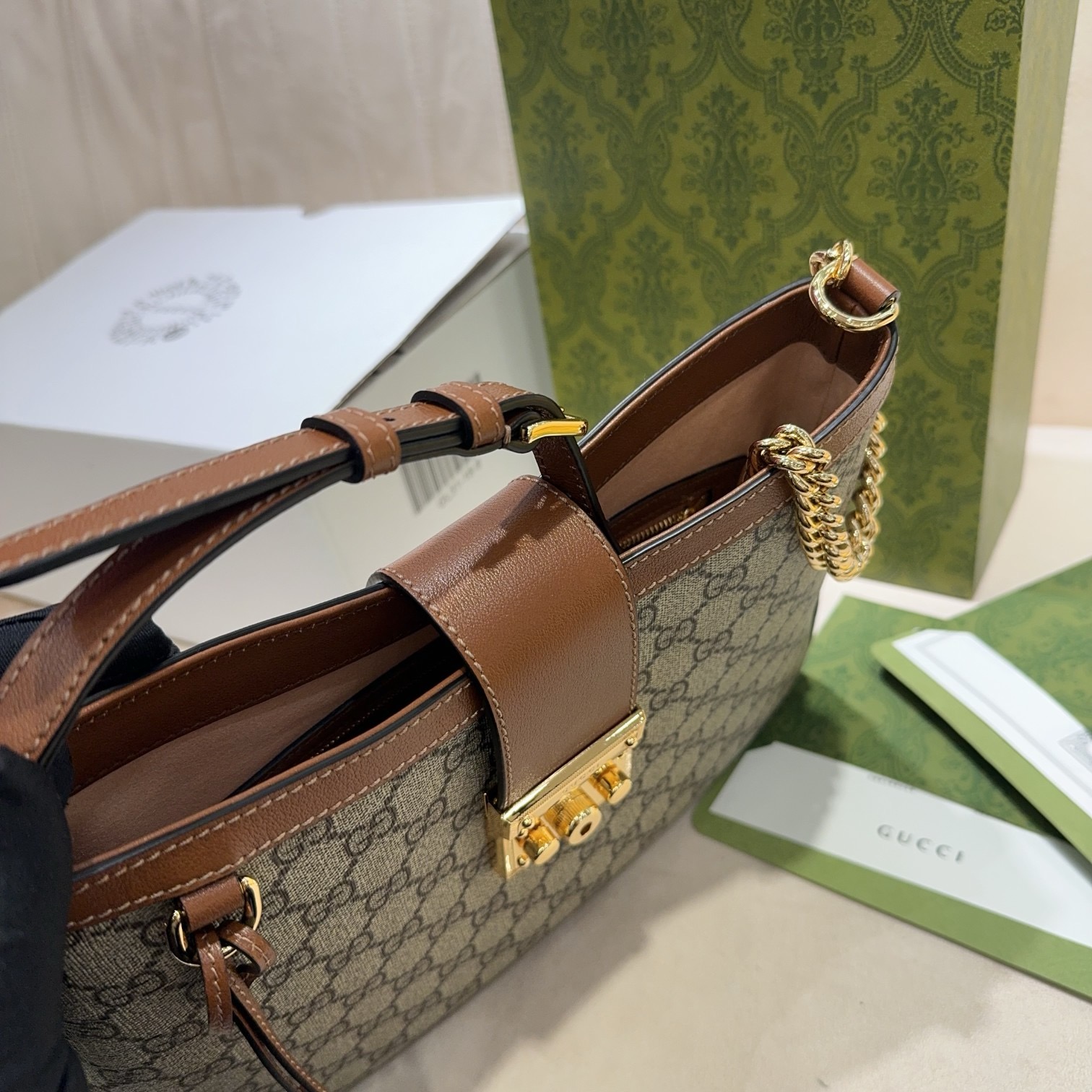 G*u*i padlock gg medium shoulder brown bag 32.5cm