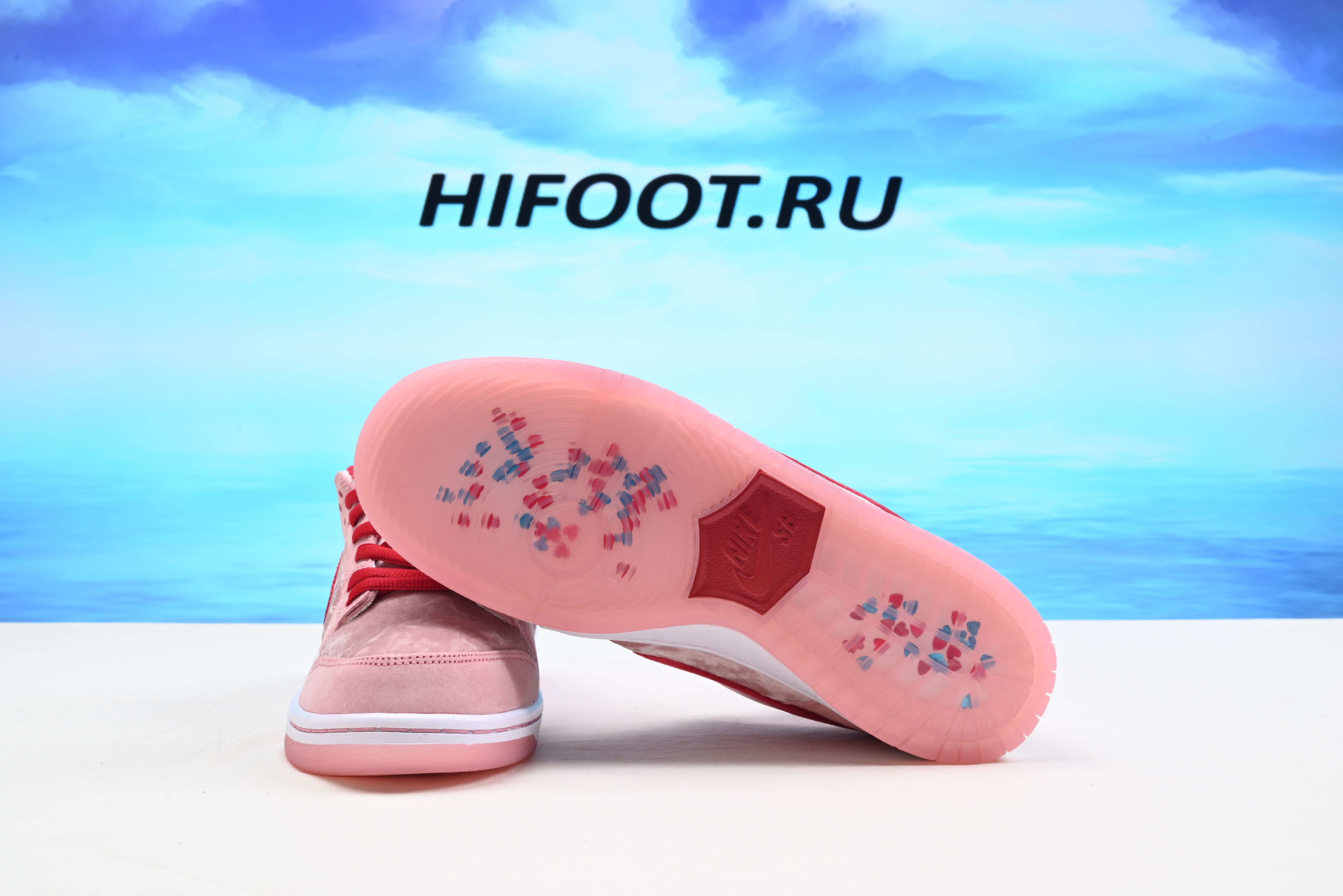 Nike SB Dunk Low StrangeLove Skateboards CT2552-800
