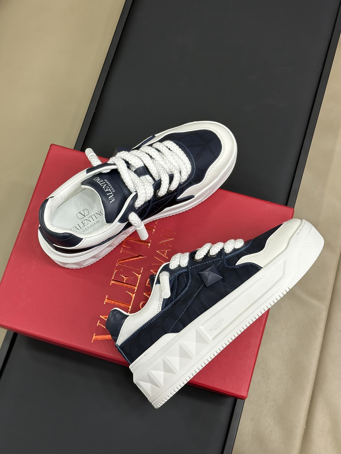 Valentino sneaker 2024091101