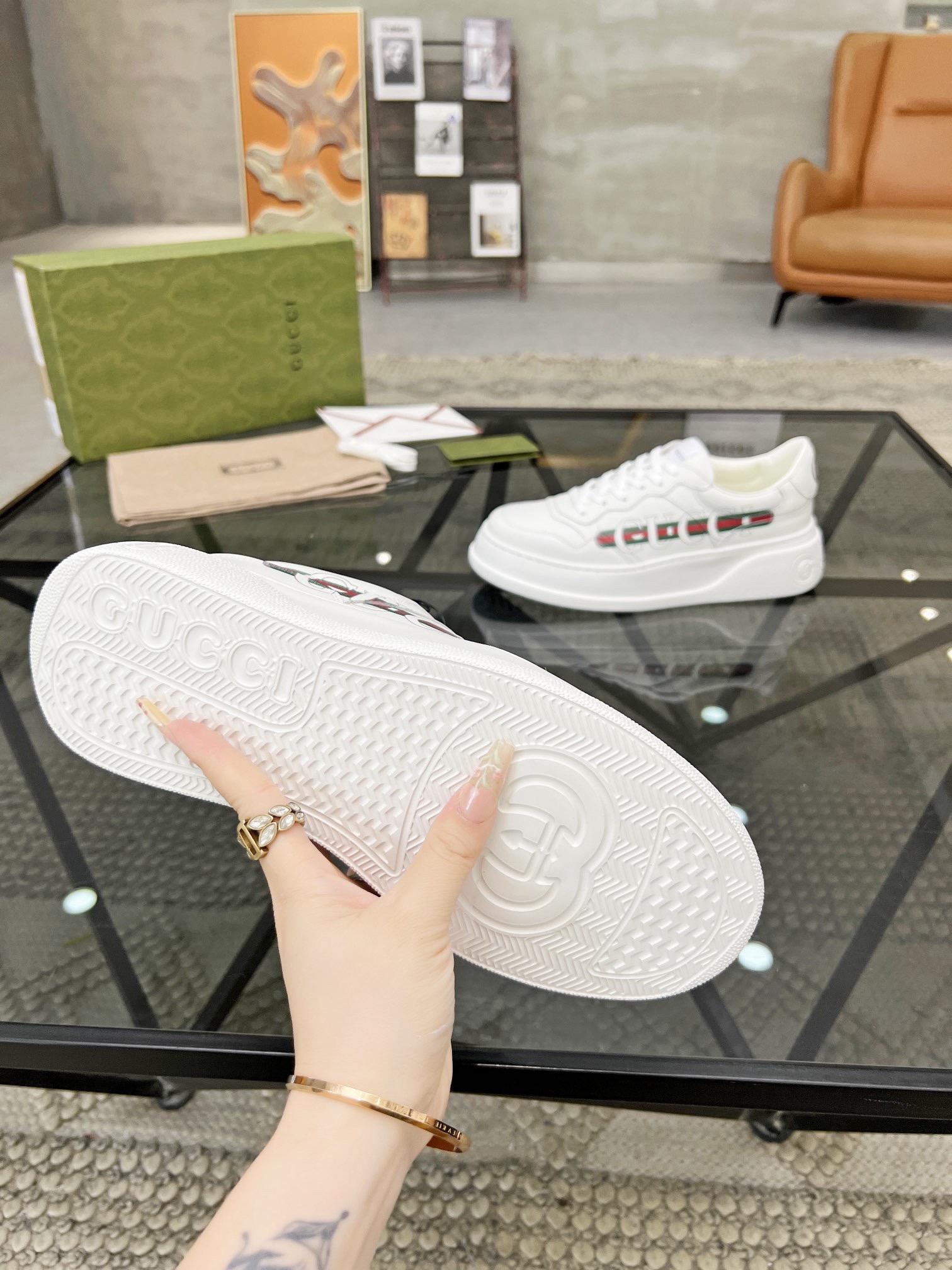 G*u*i sneaker 2024091101