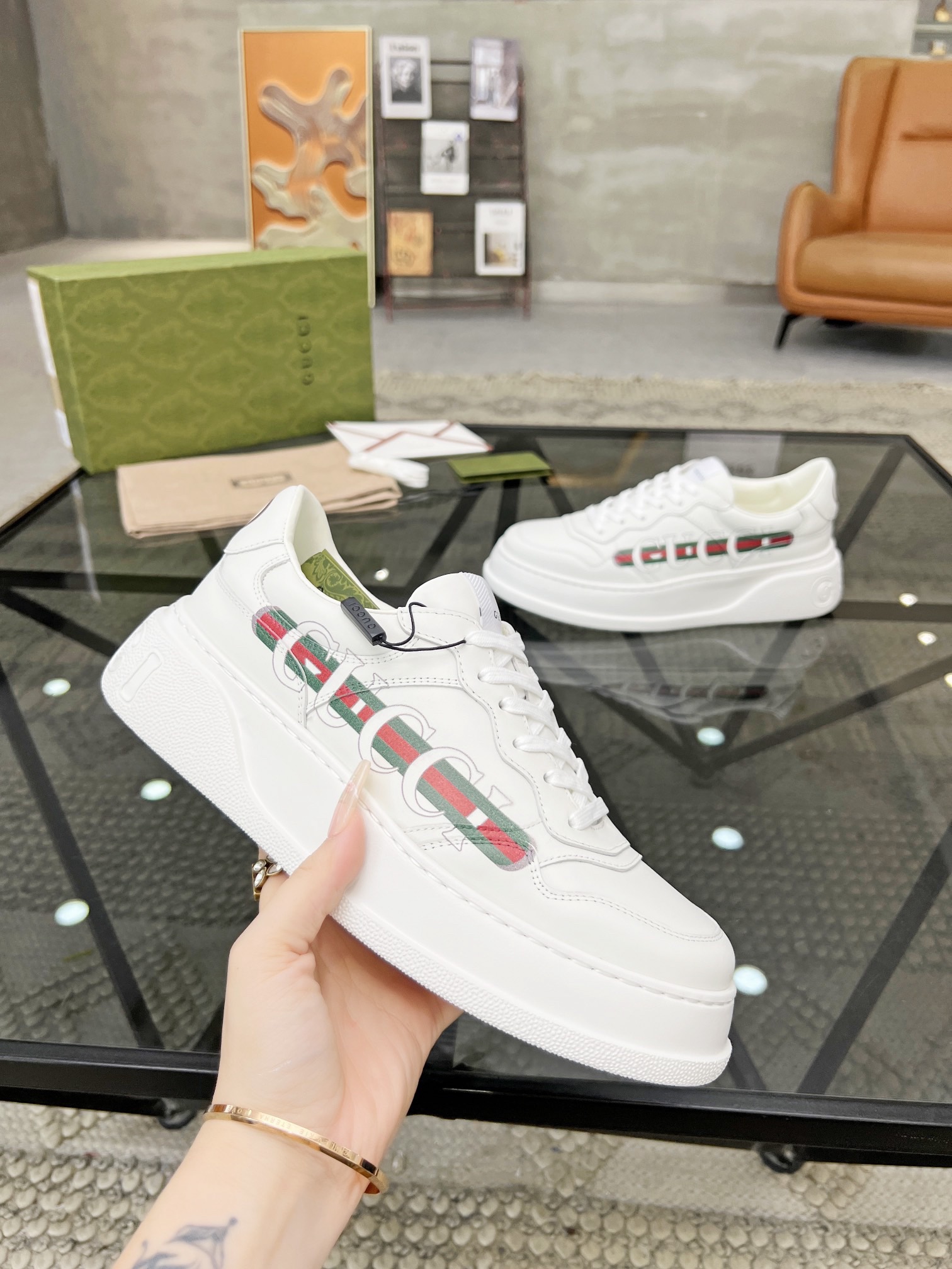 G*u*i sneaker 2024091101