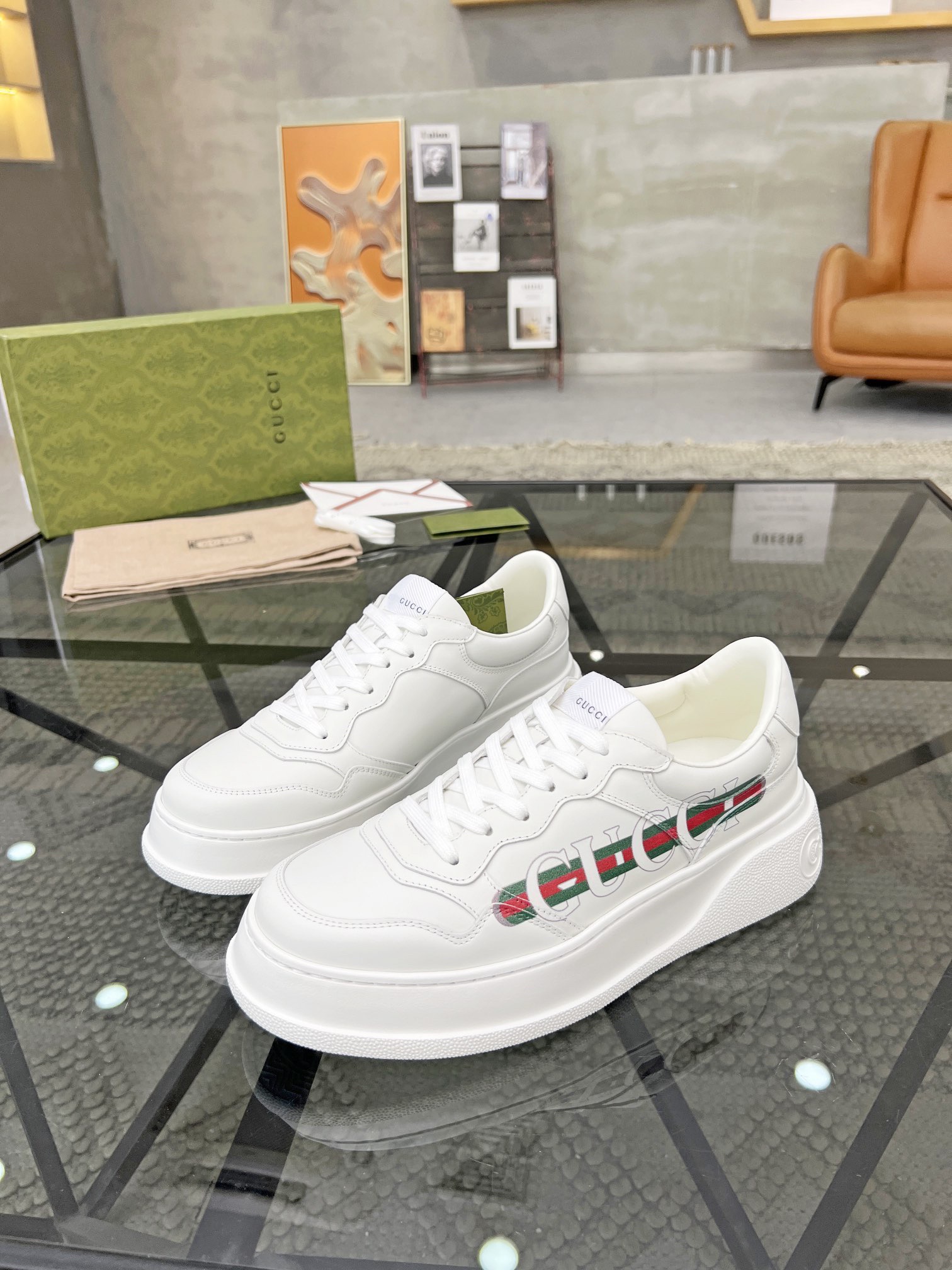 G*u*i sneaker 2024091101