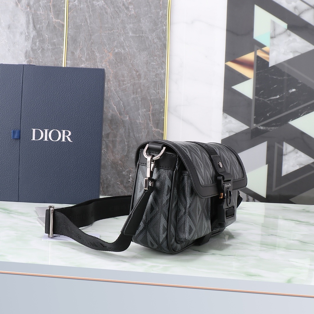 D*or hit the road messenger bag with flap 27*17*9cm