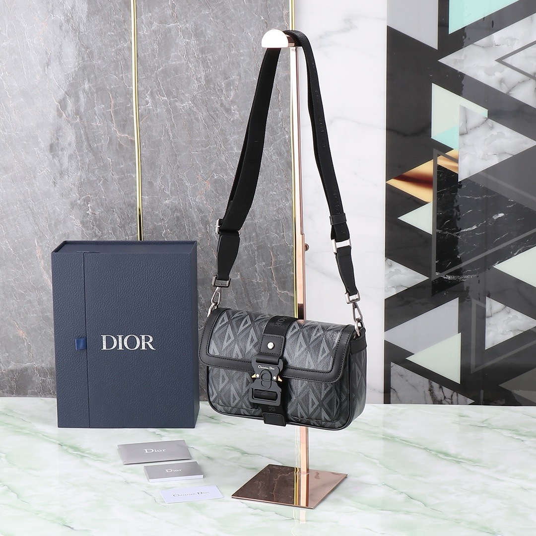 D*or hit the road messenger bag with flap 27*17*9cm
