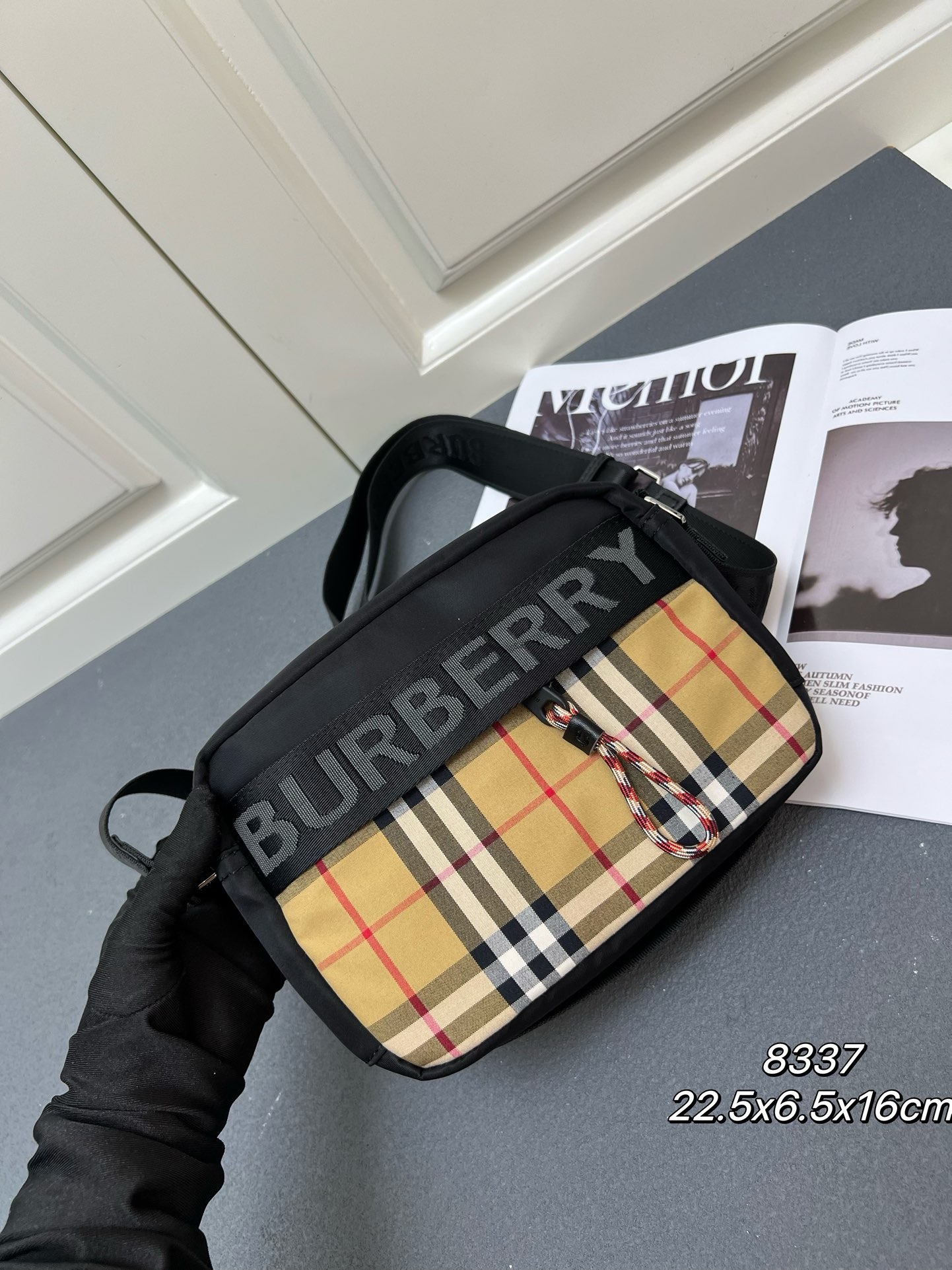 B**rry nylon crossbody bag  22.5*6.5*16cm