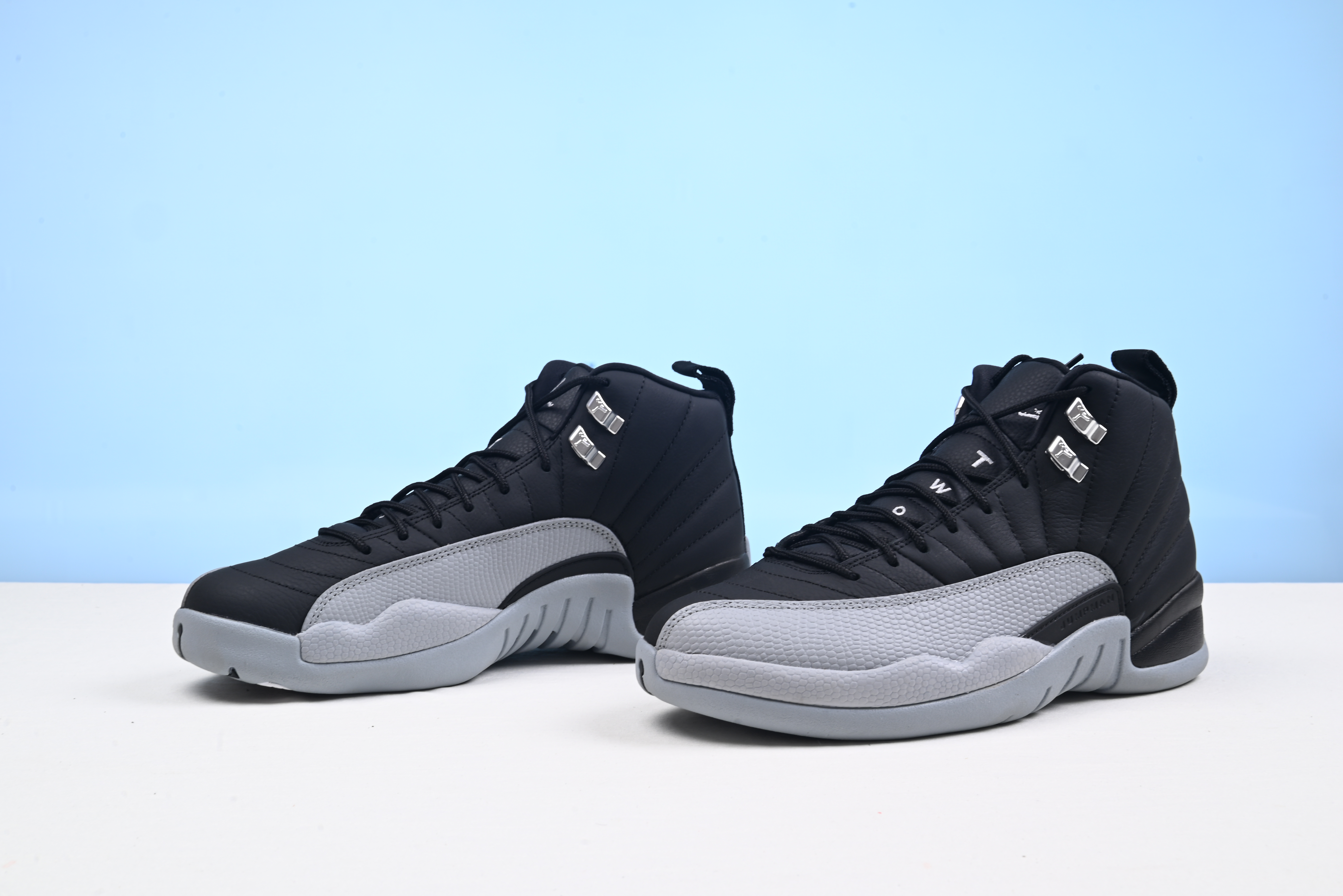 Jordan 12 Retro Barons CT8013-010