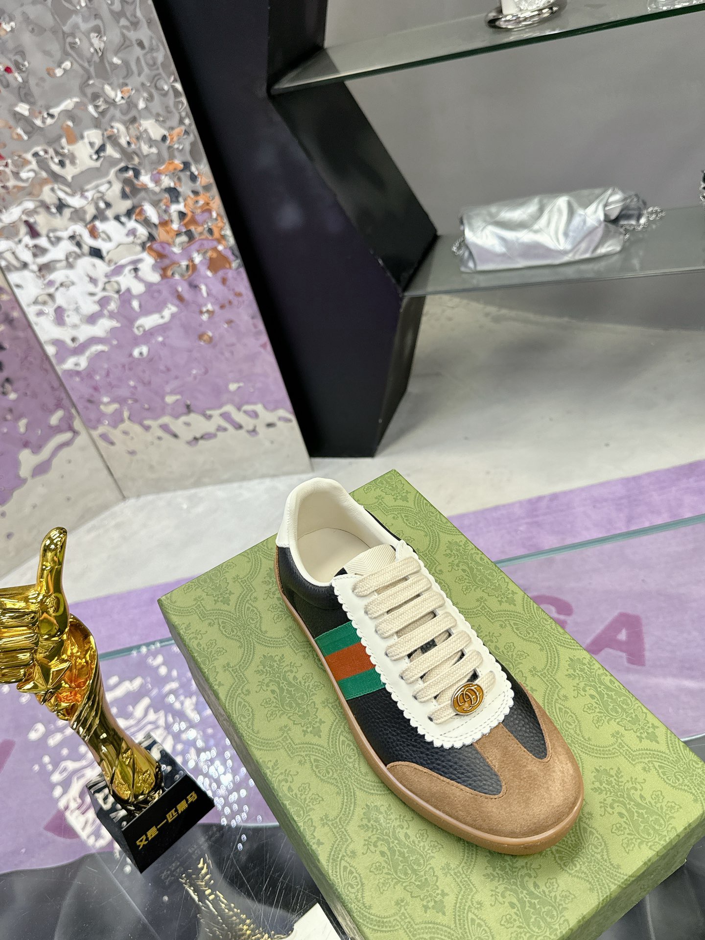 G*u*i sneaker 2024100901