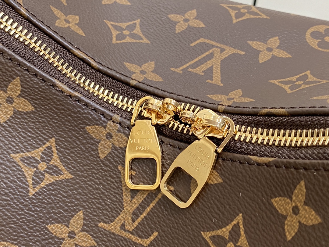 LV Slouchy MM size 40*30*10CM